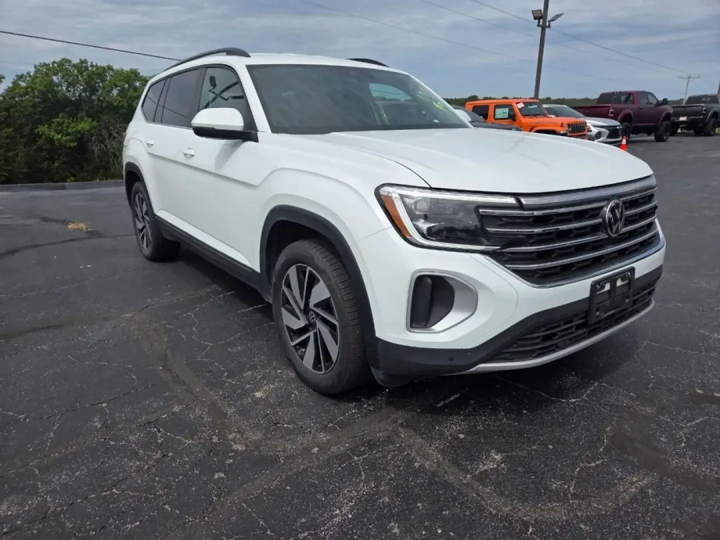 2025 /Titan Black Volkswagen Atlas 2.0T SE w/Technology (1V2WR2CA3SC) with an Other engine, Automatic transmission, located at 12830 Highway 21, De Soto, MO, 63020, (636) 337-7777, 38.153099, -90.573624 - **Discover the Adventure with the 2025 Volkswagen Atlas at Pettus CDJR DeSoto!**<br /> <br /> Are you ready to embark on your next family adventure or weekend getaway? The 2025 Volkswagen Atlas is the perfect companion for those who crave both comfort and capability in their daily travels. Whether y - Photo#0