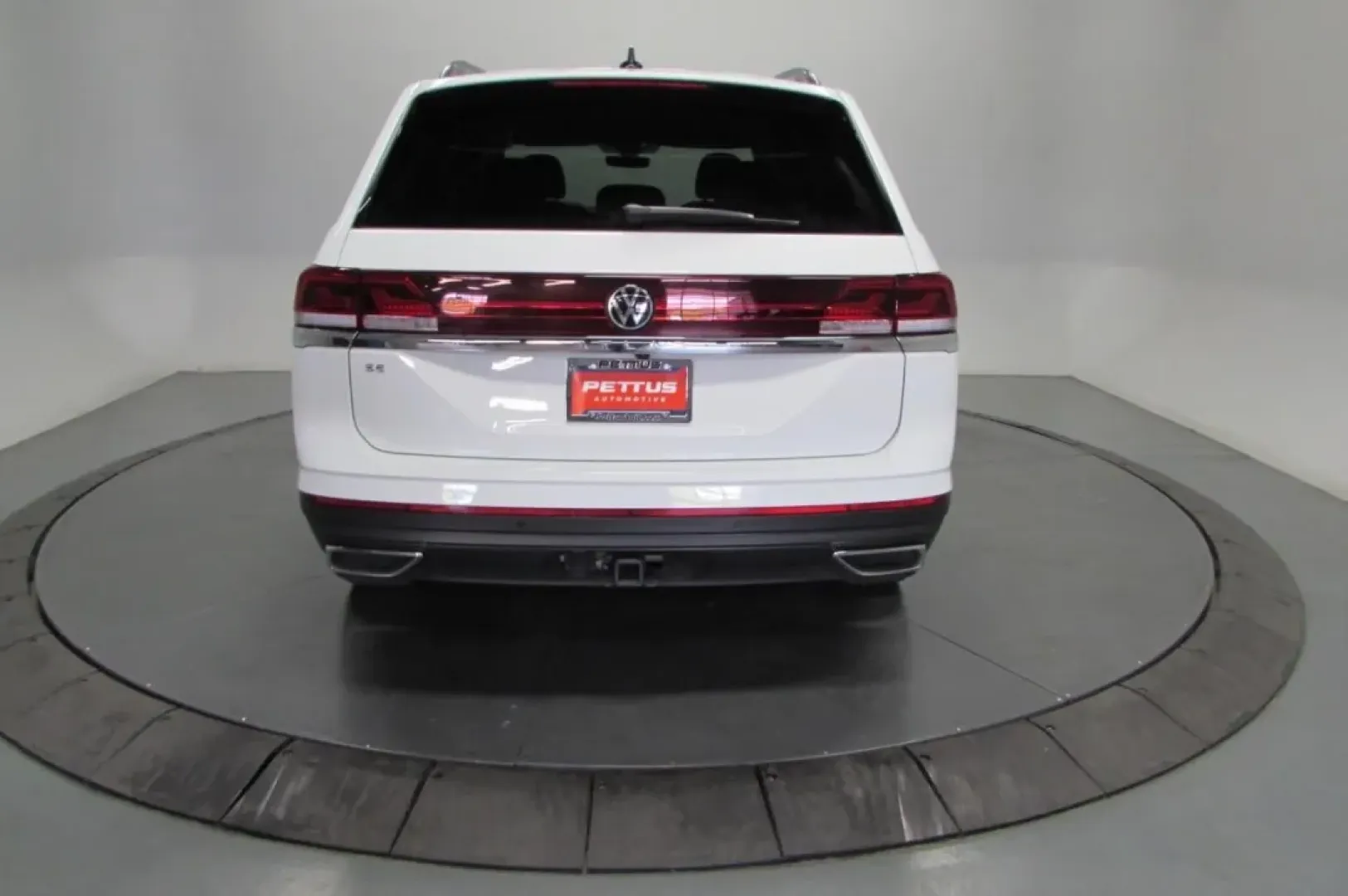 2025 /Titan Black Volkswagen Atlas 2.0T SE w/Technology (1V2WR2CA3SC) with an Other engine, Automatic transmission, located at 12830 Highway 21, De Soto, MO, 63020, (636) 337-7777, 38.153099, -90.573624 - **Discover the Adventure with the 2025 Volkswagen Atlas at Pettus CDJR DeSoto!**<br /> <br /> Are you ready to embark on your next family adventure or weekend getaway? The 2025 Volkswagen Atlas is the perfect companion for those who crave both comfort and capability in their daily travels. Whether y - Photo#6