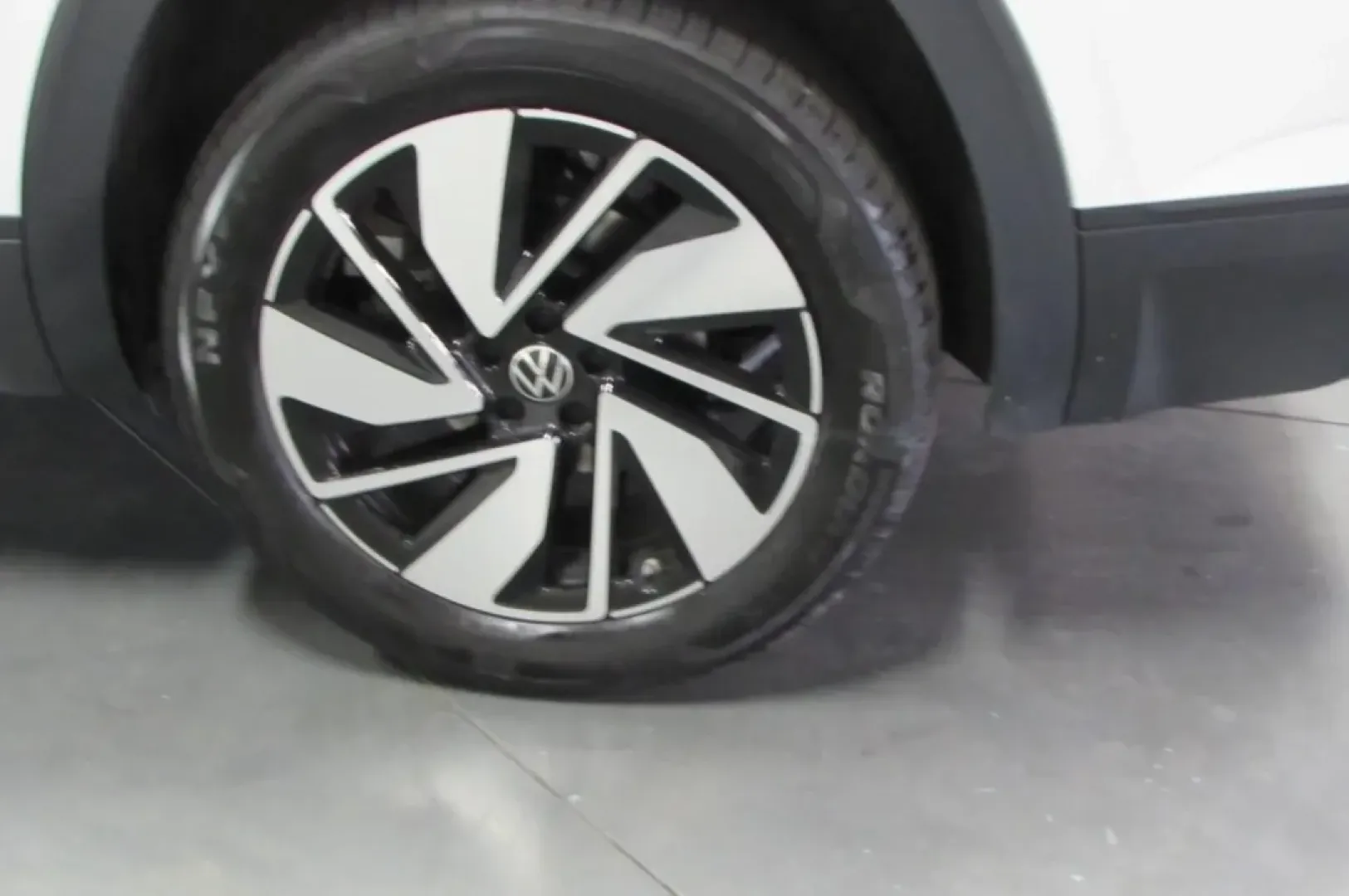 2025 /Titan Black Volkswagen Atlas 2.0T SE w/Technology (1V2WR2CA3SC) with an Other engine, Automatic transmission, located at 12830 Highway 21, De Soto, MO, 63020, (636) 337-7777, 38.153099, -90.573624 - **Discover the Adventure with the 2025 Volkswagen Atlas at Pettus CDJR DeSoto!**<br /> <br /> Are you ready to embark on your next family adventure or weekend getaway? The 2025 Volkswagen Atlas is the perfect companion for those who crave both comfort and capability in their daily travels. Whether y - Photo#9