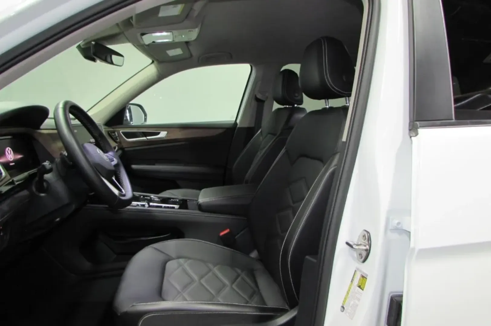 2025 /Titan Black Volkswagen Atlas 2.0T SE w/Technology (1V2WR2CA3SC) with an Other engine, Automatic transmission, located at 12830 Highway 21, De Soto, MO, 63020, (636) 337-7777, 38.153099, -90.573624 - **Discover the Adventure with the 2025 Volkswagen Atlas at Pettus CDJR DeSoto!**<br /> <br /> Are you ready to embark on your next family adventure or weekend getaway? The 2025 Volkswagen Atlas is the perfect companion for those who crave both comfort and capability in their daily travels. Whether y - Photo#12