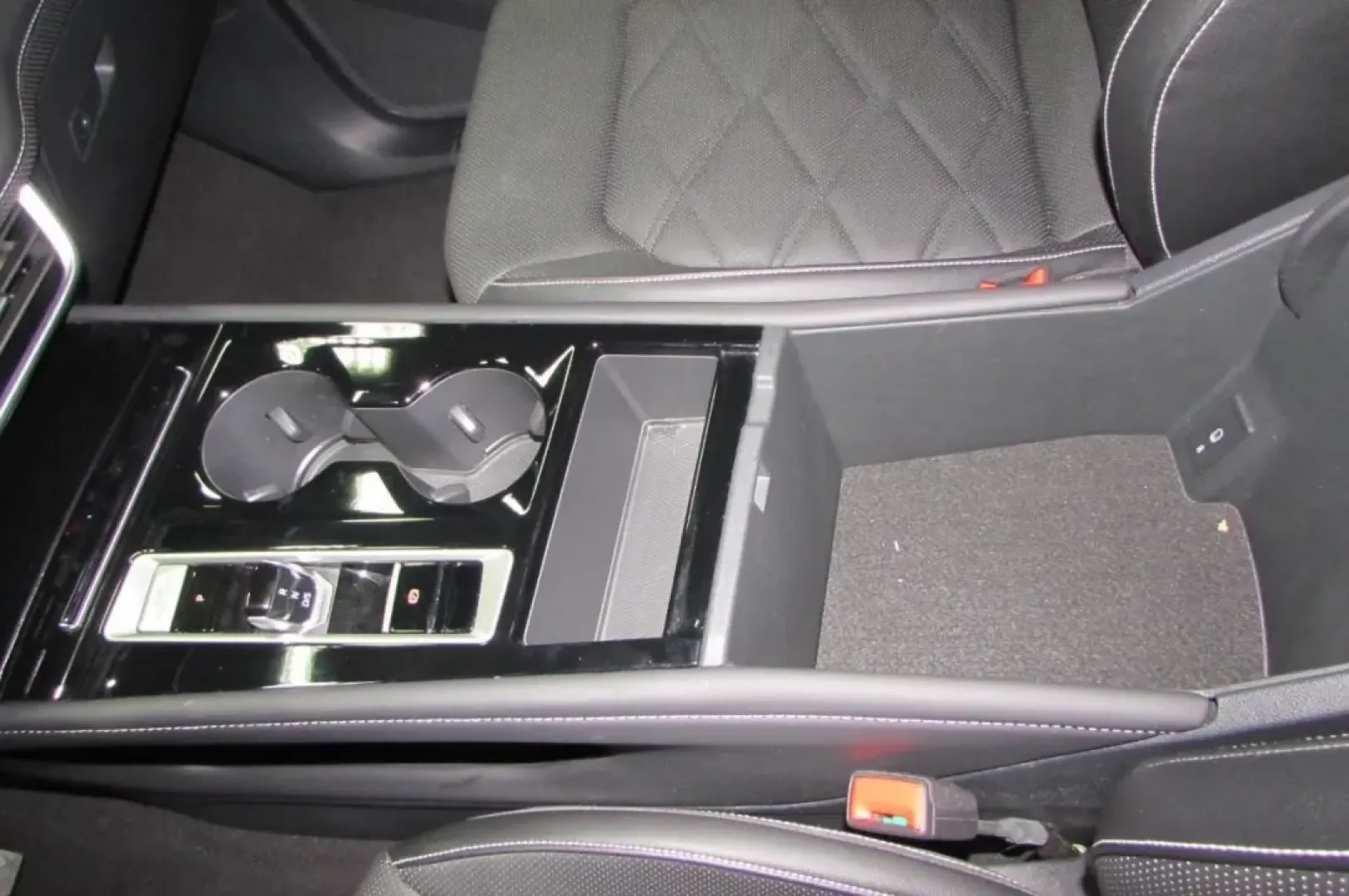 2025 /Titan Black Volkswagen Atlas 2.0T SE w/Technology (1V2WR2CA3SC) with an Other engine, Automatic transmission, located at 12830 Highway 21, De Soto, MO, 63020, (636) 337-7777, 38.153099, -90.573624 - **Discover the Adventure with the 2025 Volkswagen Atlas at Pettus CDJR DeSoto!**<br /> <br /> Are you ready to embark on your next family adventure or weekend getaway? The 2025 Volkswagen Atlas is the perfect companion for those who crave both comfort and capability in their daily travels. Whether y - Photo#21