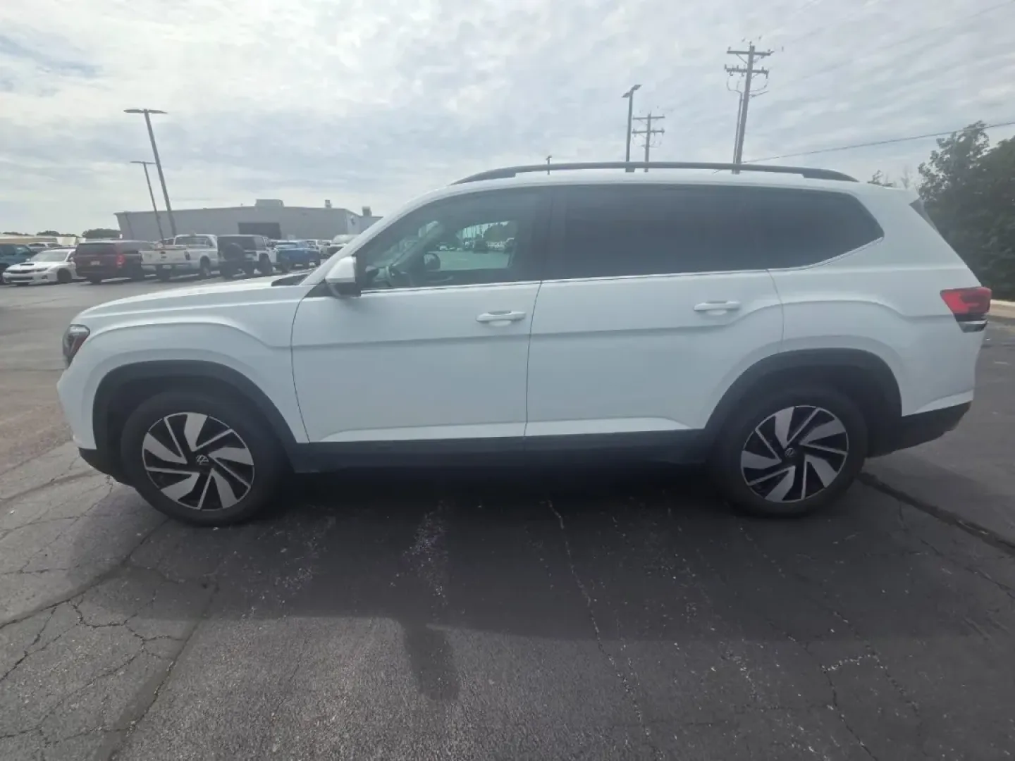 2025 /Titan Black Volkswagen Atlas 2.0T SE w/Technology (1V2WR2CA3SC) with an Other engine, Automatic transmission, located at 12830 Highway 21, De Soto, MO, 63020, (636) 337-7777, 38.153099, -90.573624 - **Discover the Adventure with the 2025 Volkswagen Atlas at Pettus CDJR DeSoto!**<br /> <br /> Are you ready to embark on your next family adventure or weekend getaway? The 2025 Volkswagen Atlas is the perfect companion for those who crave both comfort and capability in their daily travels. Whether y - Photo#2