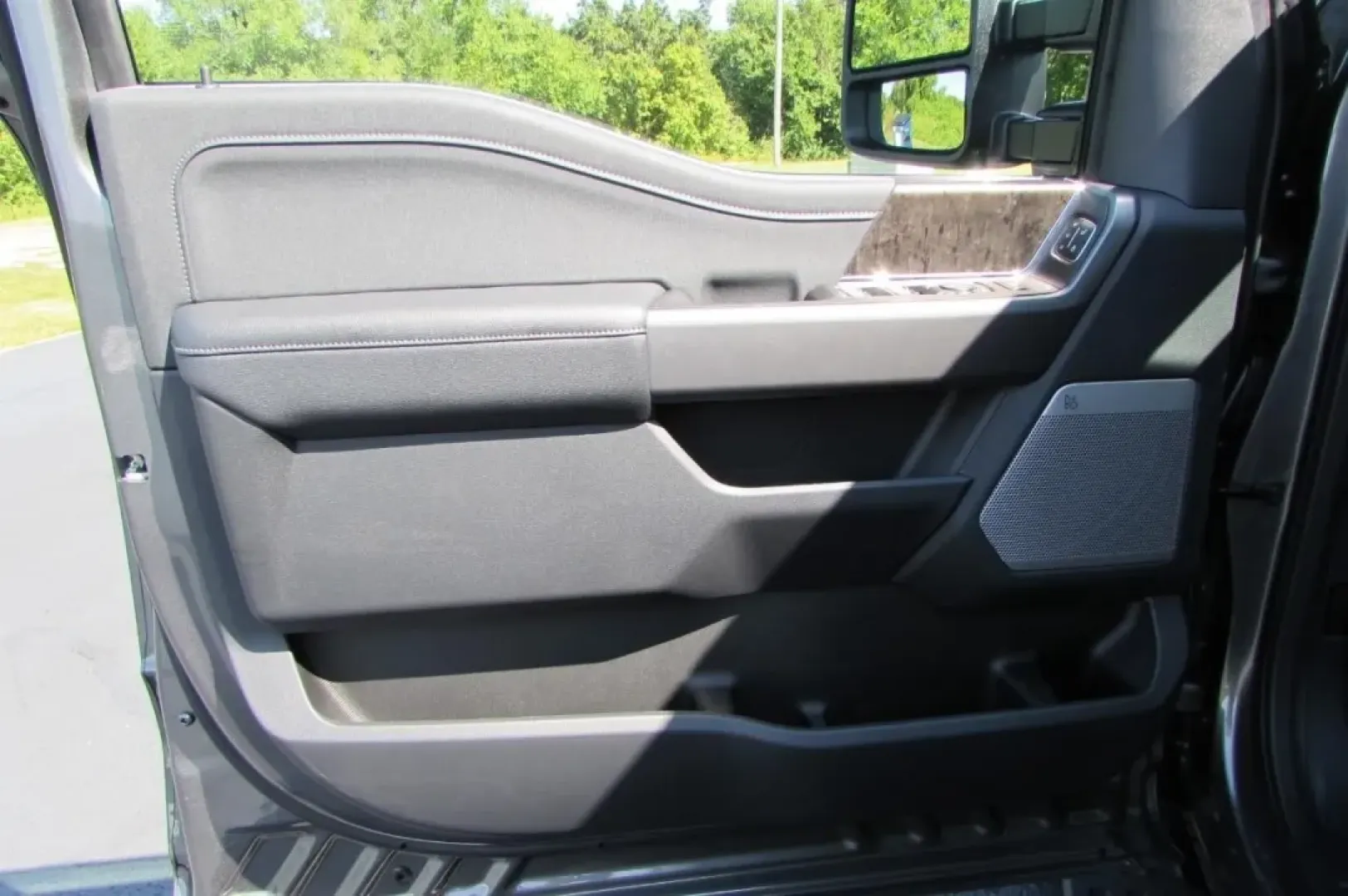 2026 /Black Onyx Ford F-250SD LARIAT (1FT8W2BN2TE) with an 7.3L engine, located at 12836 Highway 21, De Soto, MO, 63020, (636) 337-7777, 38.151867, -90.575615 - If you're in the market for a powerful and dependable truck that can handle everything from daily commutes to weekend adventures, look no further than this stunning 2026 Ford Super Duty F-250 SRW, available now at Pettus Ford De Soto. This exceptional vehicle is designed for those who demand a mix o - Photo#15