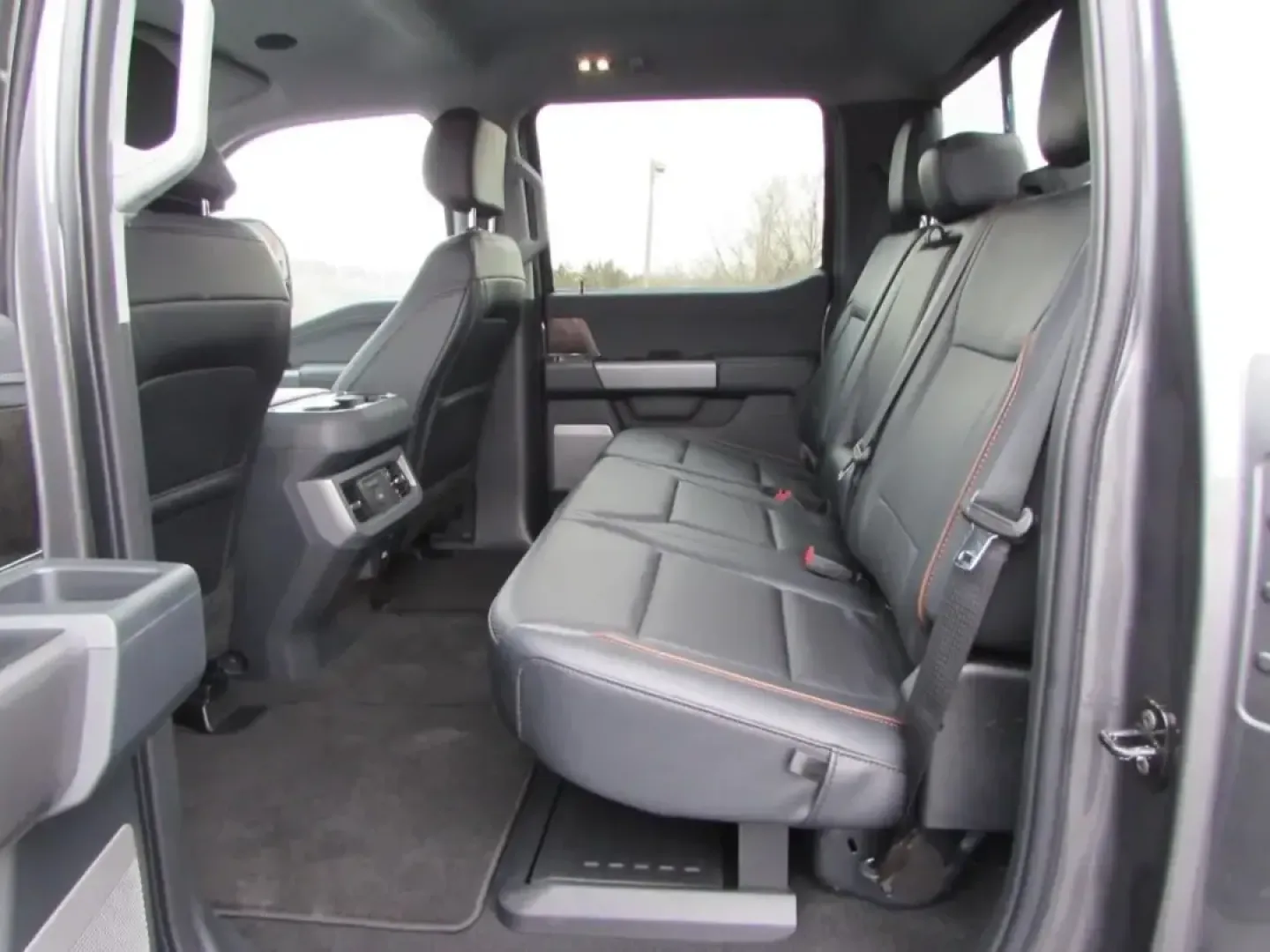 2026 /Black Onyx Ford F-250SD LARIAT (1FT8W2BN2TE) with an 7.3L engine, 6A transmission, located at 12836 Highway 21, De Soto, MO, 63020, (636) 337-7777, 38.151867, -90.575615 - If you're in the market for a powerful and dependable truck that can handle everything from daily commutes to weekend adventures, look no further than this stunning 2026 Ford Super Duty F-250 SRW, available now at Pettus Ford De Soto. This exceptional vehicle is designed for those who demand a mix o - Photo#14