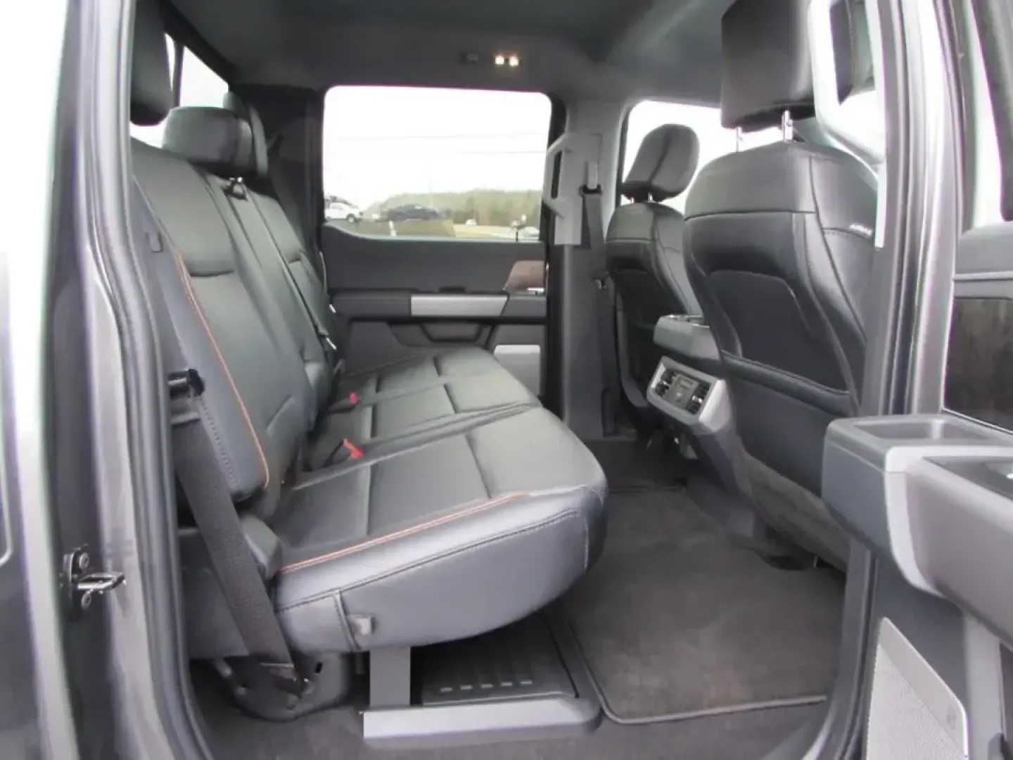 2026 /Black Onyx Ford F-250SD LARIAT (1FT8W2BN2TE) with an 7.3L engine, 6A transmission, located at 12836 Highway 21, De Soto, MO, 63020, (636) 337-7777, 38.151867, -90.575615 - If you're in the market for a powerful and dependable truck that can handle everything from daily commutes to weekend adventures, look no further than this stunning 2026 Ford Super Duty F-250 SRW, available now at Pettus Ford De Soto. This exceptional vehicle is designed for those who demand a mix o - Photo#18