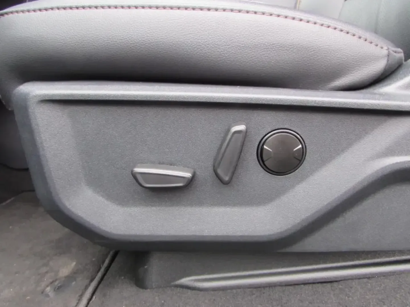 2026 /Black Onyx Ford F-250SD LARIAT (1FT8W2BN2TE) with an 7.3L engine, 6A transmission, located at 12836 Highway 21, De Soto, MO, 63020, (636) 337-7777, 38.151867, -90.575615 - If you're in the market for a powerful and dependable truck that can handle everything from daily commutes to weekend adventures, look no further than this stunning 2026 Ford Super Duty F-250 SRW, available now at Pettus Ford De Soto. This exceptional vehicle is designed for those who demand a mix o - Photo#21