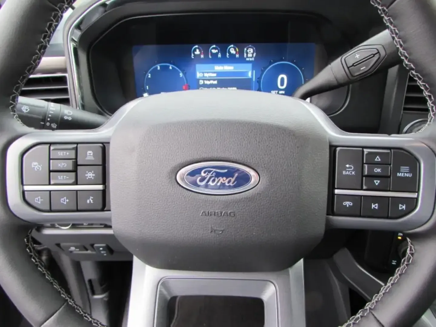 2026 /Black Onyx Ford F-250SD LARIAT (1FT8W2BN2TE) with an 7.3L engine, 6A transmission, located at 12836 Highway 21, De Soto, MO, 63020, (636) 337-7777, 38.151867, -90.575615 - If you're in the market for a powerful and dependable truck that can handle everything from daily commutes to weekend adventures, look no further than this stunning 2026 Ford Super Duty F-250 SRW, available now at Pettus Ford De Soto. This exceptional vehicle is designed for those who demand a mix o - Photo#22