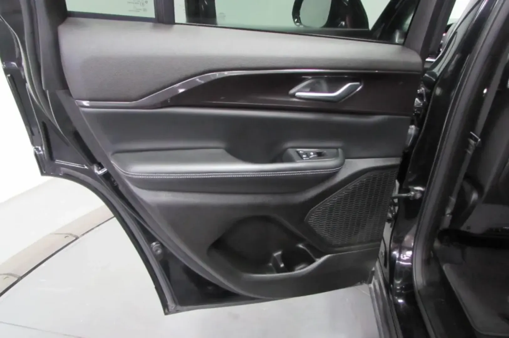 2023 /Global Black Jeep Grand Cherokee Altitude (1C4RJHAG3PC) with an Other engine, located at 12830 Highway 21, De Soto, MO, 63020, (636) 337-7777, 38.153099, -90.573624 - **Adventure Awaits: Discover the 2023 Jeep Grand Cherokee at Pettus CDJR DeSoto!**<br /> <br /> Are you ready to elevate your weekend adventures or daily commutes with a vehicle that combines rugged capability and modern luxury? Look no further than this stunning 2023 Jeep Grand Cherokee, now availa - Photo#24