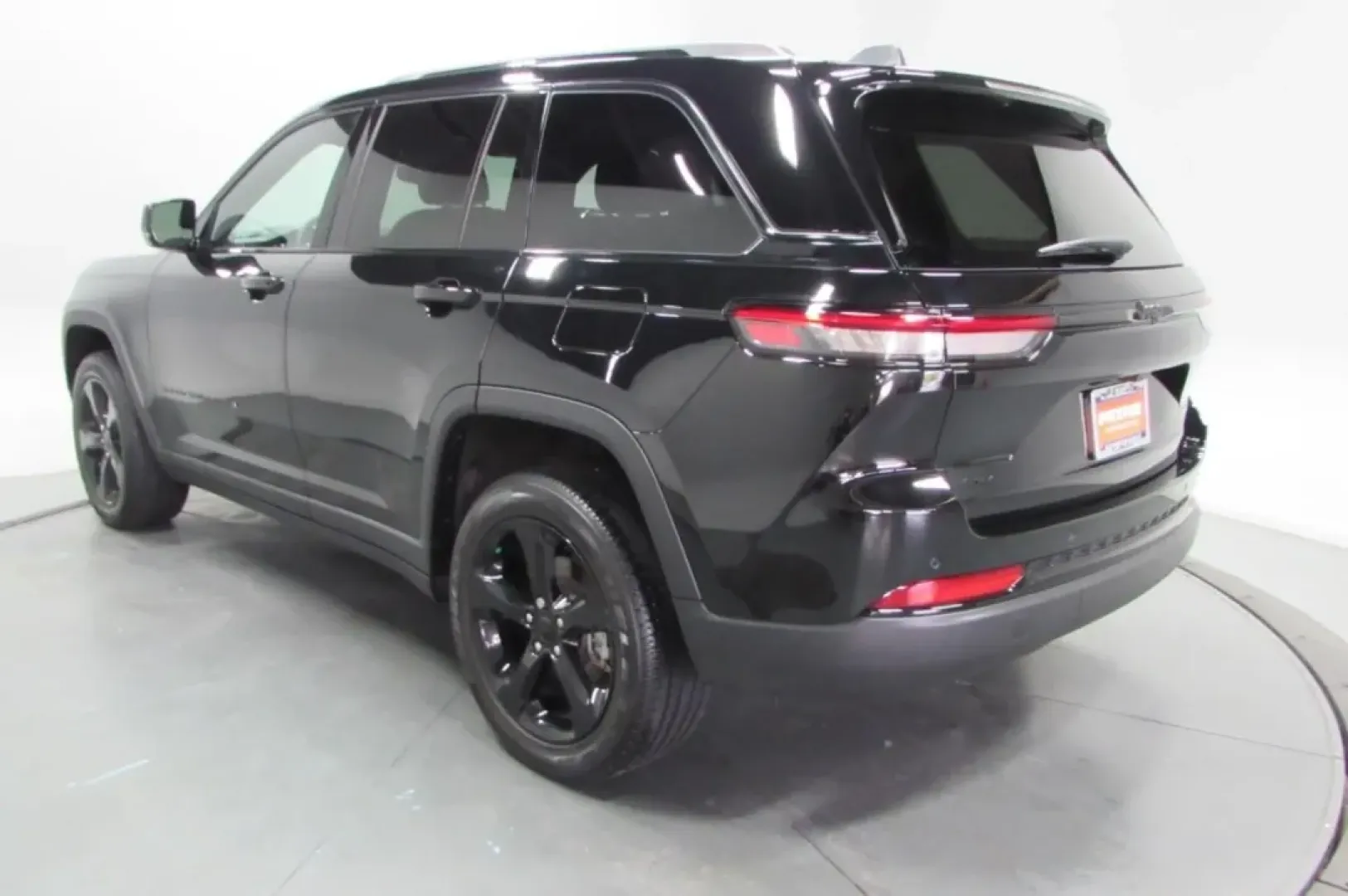 2023 /Global Black Jeep Grand Cherokee Altitude (1C4RJHAG3PC) with an Other engine, located at 12830 Highway 21, De Soto, MO, 63020, (636) 337-7777, 38.153099, -90.573624 - **Adventure Awaits: Discover the 2023 Jeep Grand Cherokee at Pettus CDJR DeSoto!**<br /> <br /> Are you ready to elevate your weekend adventures or daily commutes with a vehicle that combines rugged capability and modern luxury? Look no further than this stunning 2023 Jeep Grand Cherokee, now availa - Photo#5