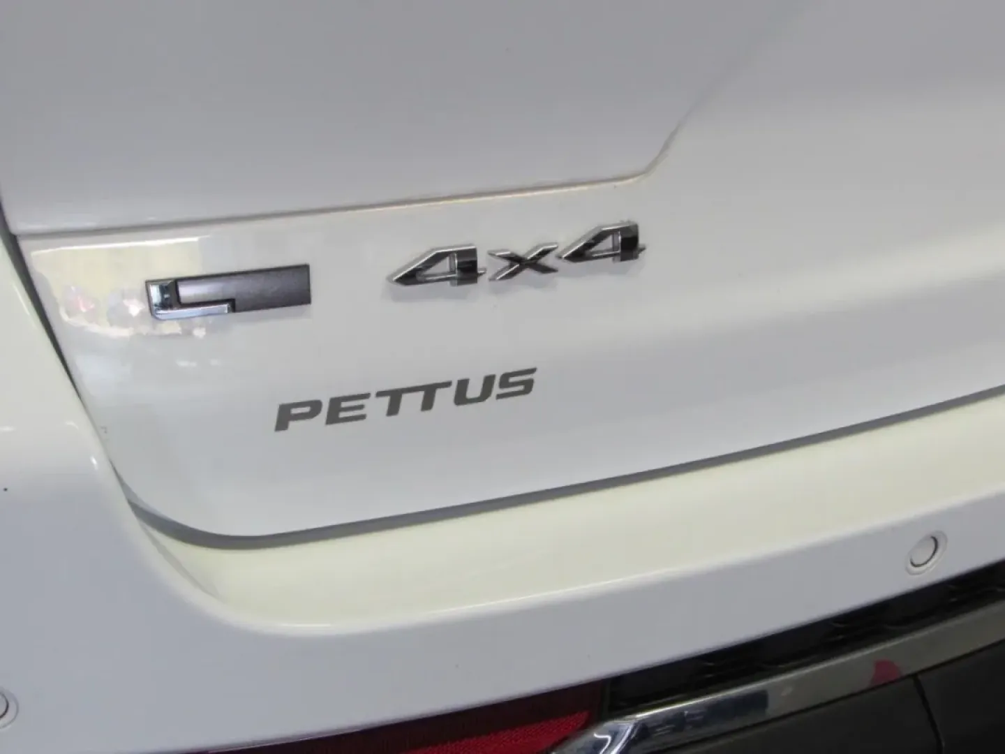 2022 /Global Black Jeep Grand Cherokee Limited (1C4RJKBG5N8) with an Other engine, Automatic transmission, located at 12830 Highway 21, De Soto, MO, 63020, (636) 337-7777, 38.153099, -90.573624 - **Adventure Awaits: Discover the 2022 Jeep Grand Cherokee Limited at Pettus CDJR DeSoto!**<br /> <br /> Whether you're navigating the hustle and bustle of daily life or embarking on weekend adventures, the 2022 Jeep Grand Cherokee Limited is the versatile SUV that meets all your lifestyle needs. Per - Photo#9