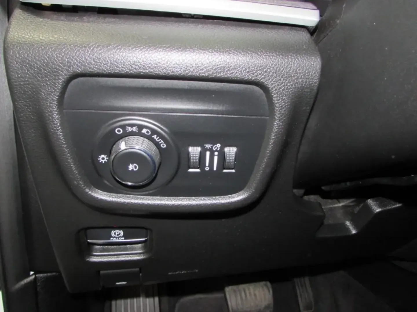 2022 /Global Black Jeep Grand Cherokee Limited (1C4RJKBG5N8) with an Other engine, Automatic transmission, located at 12830 Highway 21, De Soto, MO, 63020, (636) 337-7777, 38.153099, -90.573624 - **Adventure Awaits: Discover the 2022 Jeep Grand Cherokee Limited at Pettus CDJR DeSoto!**<br /> <br /> Whether you're navigating the hustle and bustle of daily life or embarking on weekend adventures, the 2022 Jeep Grand Cherokee Limited is the versatile SUV that meets all your lifestyle needs. Per - Photo#12