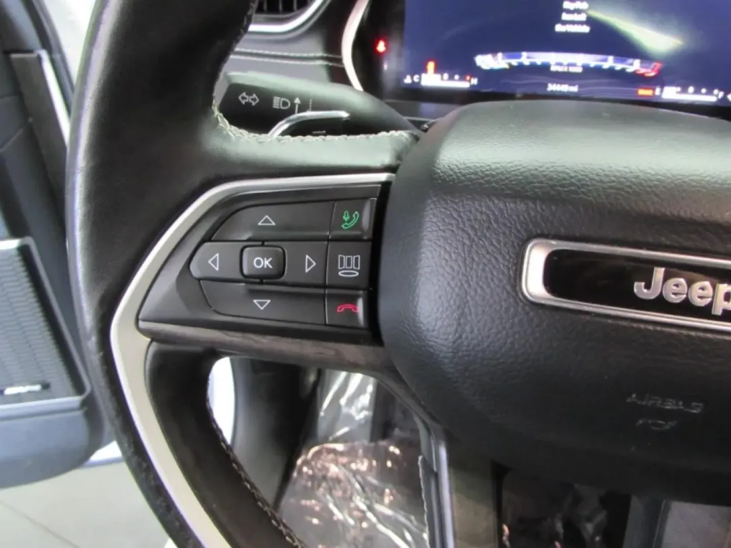 2022 /Global Black Jeep Grand Cherokee Limited (1C4RJKBG5N8) with an Other engine, Automatic transmission, located at 12830 Highway 21, De Soto, MO, 63020, (636) 337-7777, 38.153099, -90.573624 - **Adventure Awaits: Discover the 2022 Jeep Grand Cherokee Limited at Pettus CDJR DeSoto!**<br /> <br /> Whether you're navigating the hustle and bustle of daily life or embarking on weekend adventures, the 2022 Jeep Grand Cherokee Limited is the versatile SUV that meets all your lifestyle needs. Per - Photo#14