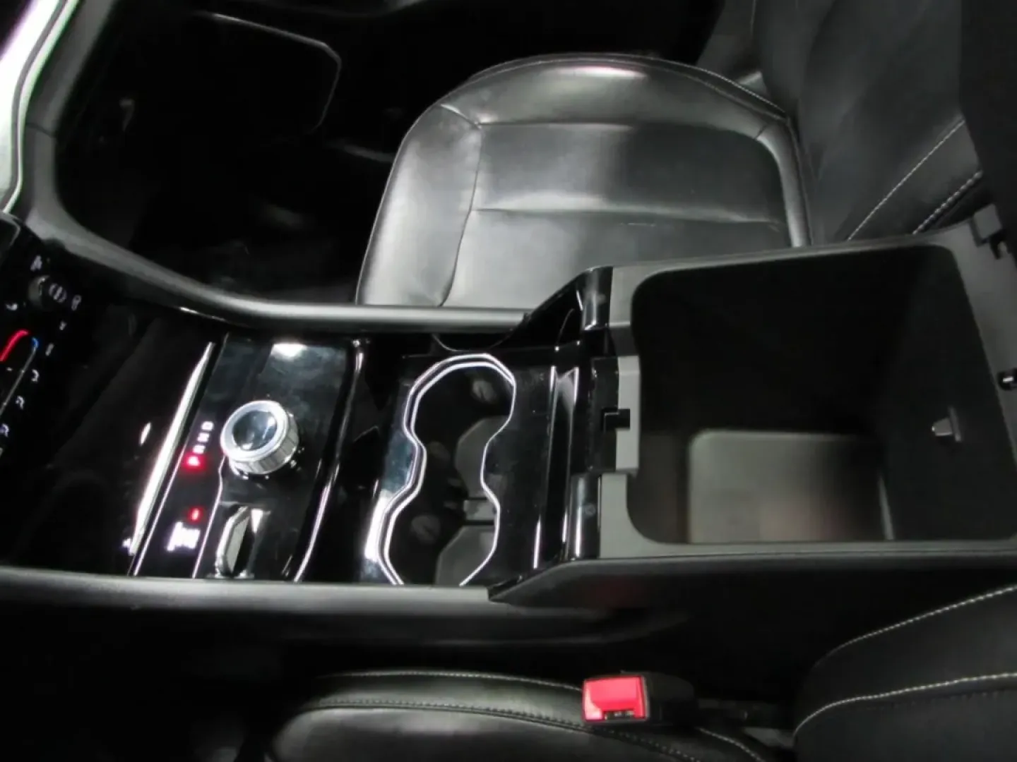 2022 /Global Black Jeep Grand Cherokee Limited (1C4RJKBG5N8) with an Other engine, Automatic transmission, located at 12830 Highway 21, De Soto, MO, 63020, (636) 337-7777, 38.153099, -90.573624 - **Adventure Awaits: Discover the 2022 Jeep Grand Cherokee Limited at Pettus CDJR DeSoto!**<br /> <br /> Whether you're navigating the hustle and bustle of daily life or embarking on weekend adventures, the 2022 Jeep Grand Cherokee Limited is the versatile SUV that meets all your lifestyle needs. Per - Photo#20