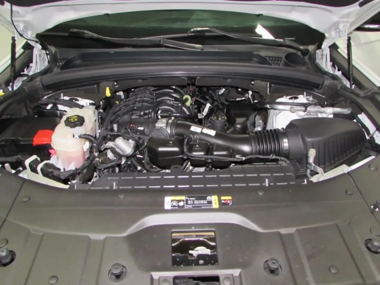 2022 /Global Black Jeep Grand Cherokee Limited (1C4RJKBG5N8) with an Other engine, Automatic transmission, located at 12830 Highway 21, De Soto, MO, 63020, (636) 337-7777, 38.153099, -90.573624 - **Adventure Awaits: Discover the 2022 Jeep Grand Cherokee Limited at Pettus CDJR DeSoto!**<br /> <br /> Whether you're navigating the hustle and bustle of daily life or embarking on weekend adventures, the 2022 Jeep Grand Cherokee Limited is the versatile SUV that meets all your lifestyle needs. Per - Photo#8