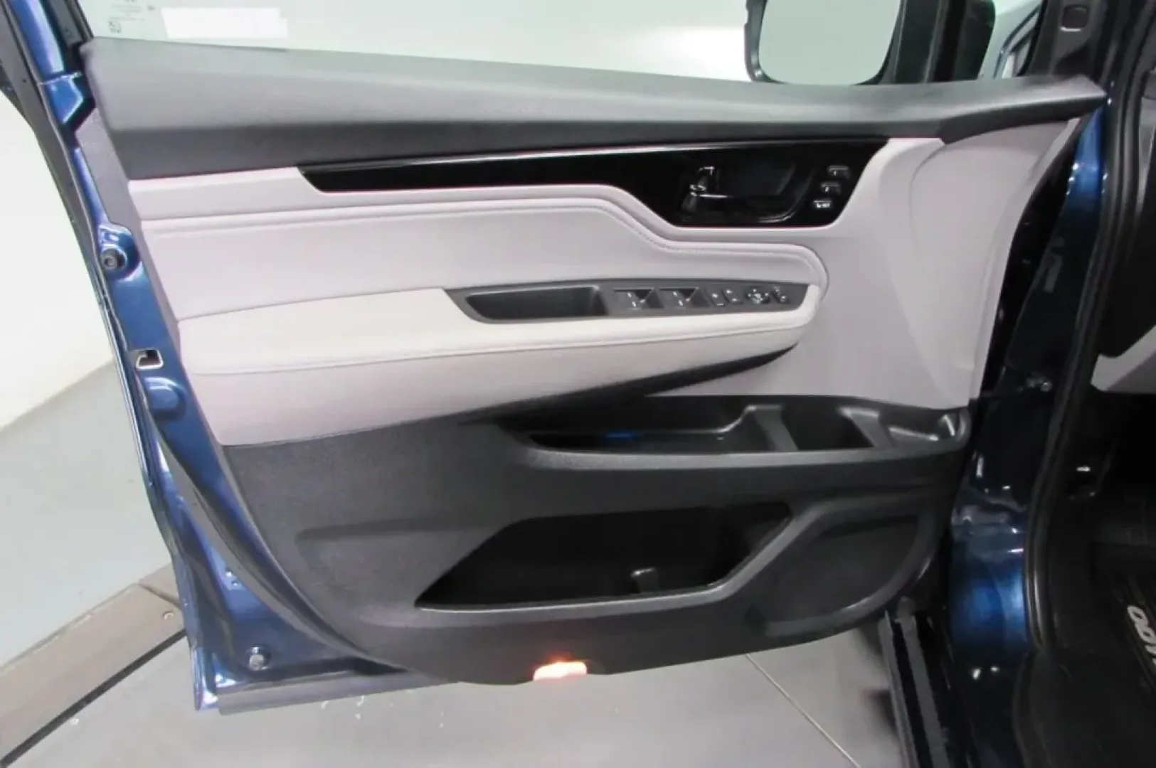 2024 /Gray Honda Odyssey Touring (5FNRL6H87RB) with an Other engine, Automatic transmission, located at 12830 Highway 21, De Soto, MO, 63020, (636) 337-7777, 38.153099, -90.573624 - Are you ready to elevate your family adventures with a vehicle that combines space, comfort, and modern technology? Look no further than this stunning 2024 Honda Odyssey Touring, available now at Pettus CDJR DeSoto in De Soto, MO! Imagine weekend road trips, school drop-offs, and family outings all - Photo#10