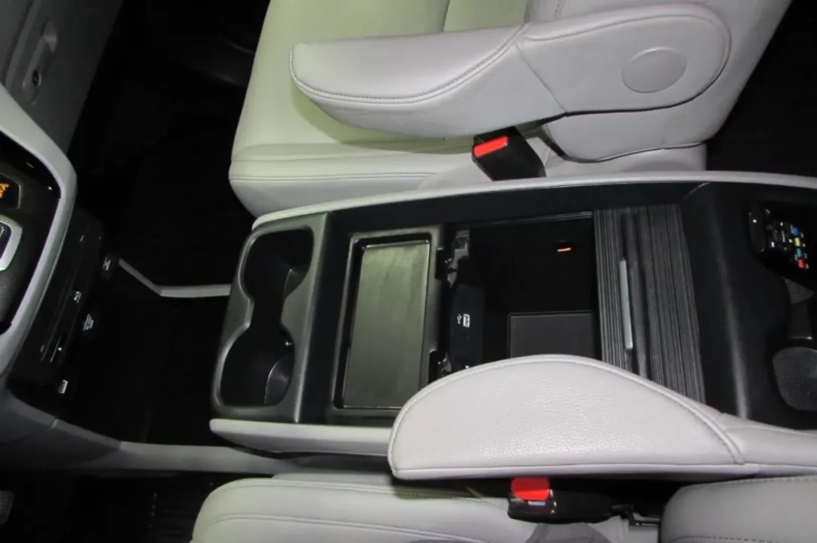 2024 /Gray Honda Odyssey Touring (5FNRL6H87RB) with an Other engine, Automatic transmission, located at 12830 Highway 21, De Soto, MO, 63020, (636) 337-7777, 38.153099, -90.573624 - Are you ready to elevate your family adventures with a vehicle that combines space, comfort, and modern technology? Look no further than this stunning 2024 Honda Odyssey Touring, available now at Pettus CDJR DeSoto in De Soto, MO! Imagine weekend road trips, school drop-offs, and family outings all - Photo#21