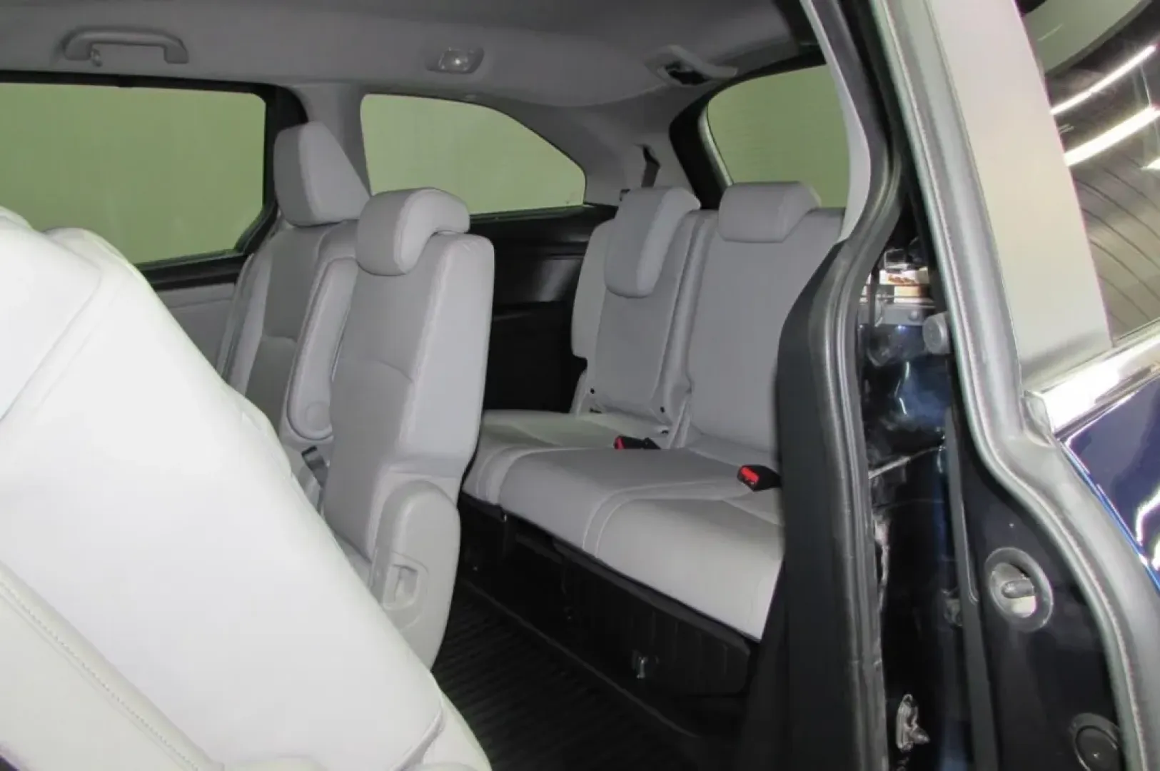 2024 /Gray Honda Odyssey Touring (5FNRL6H87RB) with an Other engine, Automatic transmission, located at 12830 Highway 21, De Soto, MO, 63020, (636) 337-7777, 38.153099, -90.573624 - Are you ready to elevate your family adventures with a vehicle that combines space, comfort, and modern technology? Look no further than this stunning 2024 Honda Odyssey Touring, available now at Pettus CDJR DeSoto in De Soto, MO! Imagine weekend road trips, school drop-offs, and family outings all - Photo#27