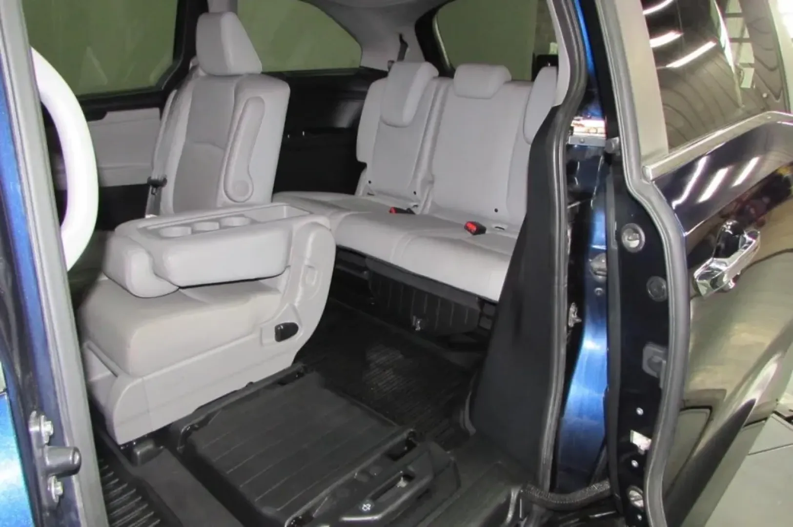 2024 /Gray Honda Odyssey Touring (5FNRL6H87RB) with an Other engine, Automatic transmission, located at 12830 Highway 21, De Soto, MO, 63020, (636) 337-7777, 38.153099, -90.573624 - Are you ready to elevate your family adventures with a vehicle that combines space, comfort, and modern technology? Look no further than this stunning 2024 Honda Odyssey Touring, available now at Pettus CDJR DeSoto in De Soto, MO! Imagine weekend road trips, school drop-offs, and family outings all - Photo#29