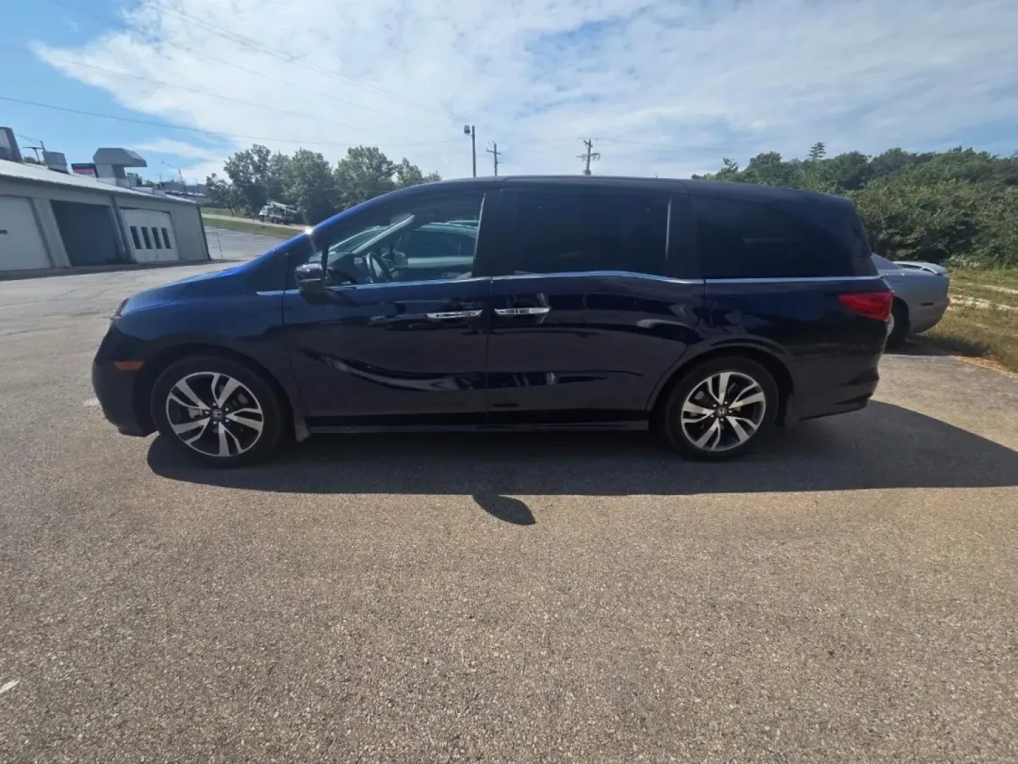 2024 /Gray Honda Odyssey Touring (5FNRL6H87RB) with an Other engine, Automatic transmission, located at 12830 Highway 21, De Soto, MO, 63020, (636) 337-7777, 38.153099, -90.573624 - Are you ready to elevate your family adventures with a vehicle that combines space, comfort, and modern technology? Look no further than this stunning 2024 Honda Odyssey Touring, available now at Pettus CDJR DeSoto in De Soto, MO! Imagine weekend road trips, school drop-offs, and family outings all - Photo#38