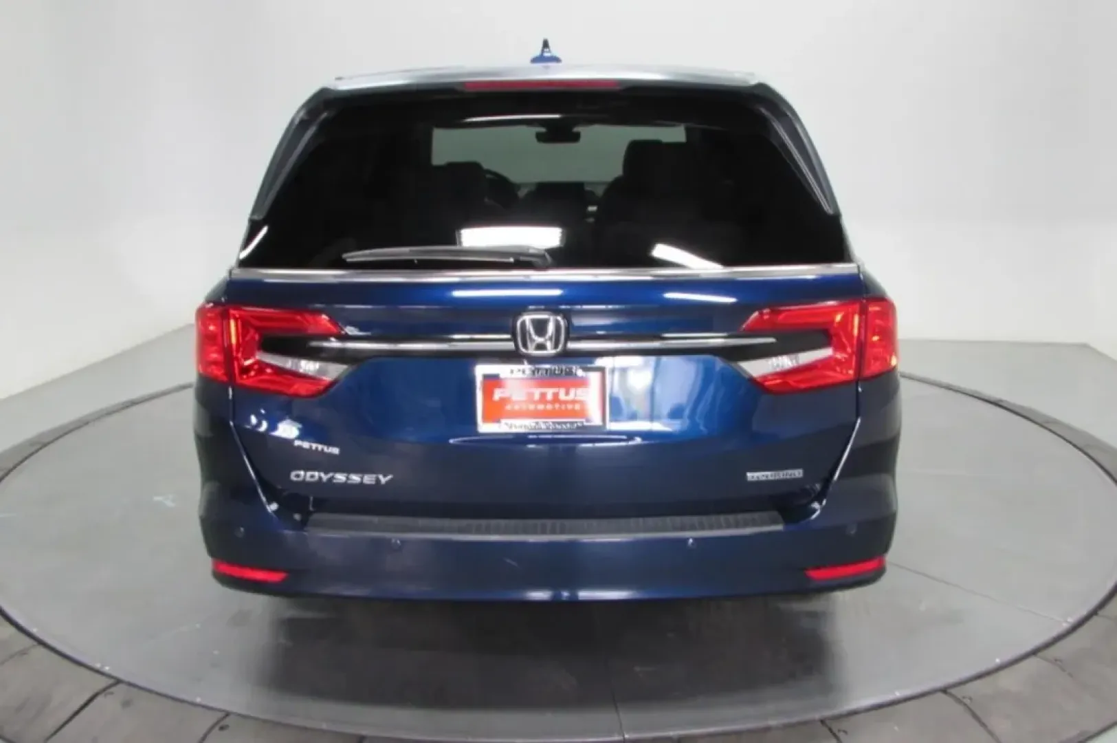 2024 /Gray Honda Odyssey Touring (5FNRL6H87RB) with an Other engine, Automatic transmission, located at 12830 Highway 21, De Soto, MO, 63020, (636) 337-7777, 38.153099, -90.573624 - Are you ready to elevate your family adventures with a vehicle that combines space, comfort, and modern technology? Look no further than this stunning 2024 Honda Odyssey Touring, available now at Pettus CDJR DeSoto in De Soto, MO! Imagine weekend road trips, school drop-offs, and family outings all - Photo#6