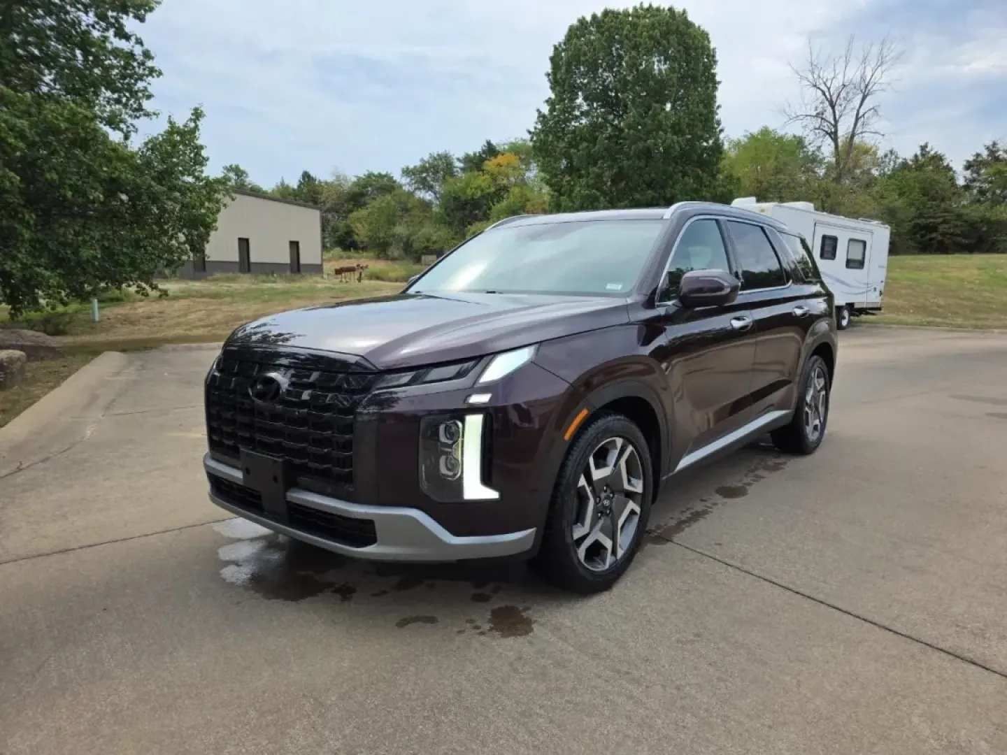 2023 Hyundai Palisade Limited (KM8R54GE4PU) with an 3.8L GDI D-CVVT V6 engine, Automatic transmission, located at 970 Woodlawn Dr., Farmington, MO, 63640, (573) 431-7800, 37.825642, -90.468674 - Discover a perfect blend of elegance and practicality with the 2023 Hyundai Palisade Limited, an ideal choice for families, adventure seekers, and those who appreciate a touch of luxury in their automotive experience. This pre-owned SUV, now available at Pettus CDJR Farmington in Farmington, MO, pro - Photo#0