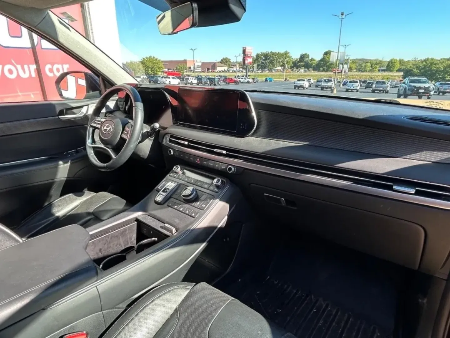 2023 /Black Leather Hyundai Palisade Limited (KM8R54GE4PU) with an 3.8L GDI D-CVVT V6 engine, Automatic transmission, located at 970 Woodlawn Dr., Farmington, MO, 63640, (573) 431-7800, 37.825642, -90.468674 - Discover a perfect blend of elegance and practicality with the 2023 Hyundai Palisade Limited, an ideal choice for families, adventure seekers, and those who appreciate a touch of luxury in their automotive experience. This pre-owned SUV, now available at Pettus CDJR Farmington in Farmington, MO, pro - Photo#9