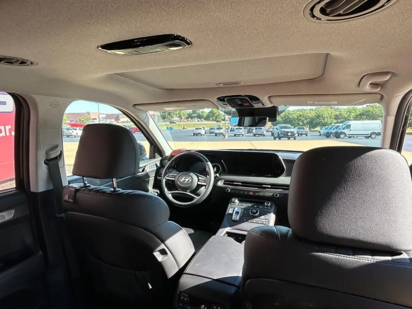 2023 /Black Leather Hyundai Palisade Limited (KM8R54GE4PU) with an 3.8L GDI D-CVVT V6 engine, Automatic transmission, located at 970 Woodlawn Dr., Farmington, MO, 63640, (573) 431-7800, 37.825642, -90.468674 - Discover a perfect blend of elegance and practicality with the 2023 Hyundai Palisade Limited, an ideal choice for families, adventure seekers, and those who appreciate a touch of luxury in their automotive experience. This pre-owned SUV, now available at Pettus CDJR Farmington in Farmington, MO, pro - Photo#12