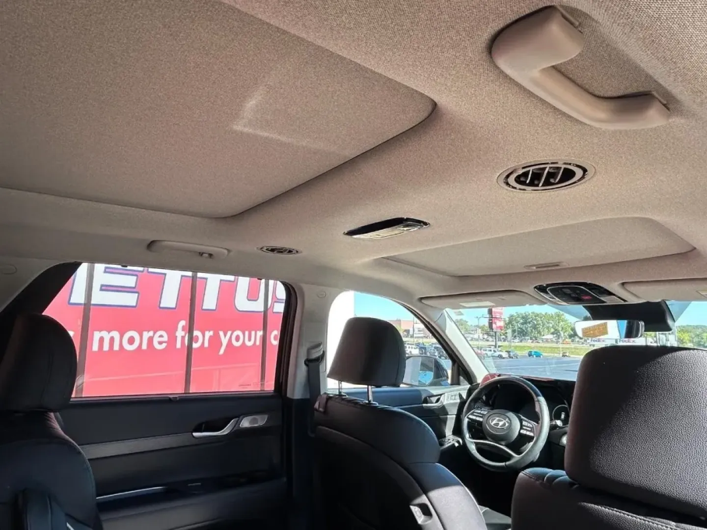 2023 /Black Leather Hyundai Palisade Limited (KM8R54GE4PU) with an 3.8L GDI D-CVVT V6 engine, Automatic transmission, located at 970 Woodlawn Dr., Farmington, MO, 63640, (573) 431-7800, 37.825642, -90.468674 - Discover a perfect blend of elegance and practicality with the 2023 Hyundai Palisade Limited, an ideal choice for families, adventure seekers, and those who appreciate a touch of luxury in their automotive experience. This pre-owned SUV, now available at Pettus CDJR Farmington in Farmington, MO, pro - Photo#13