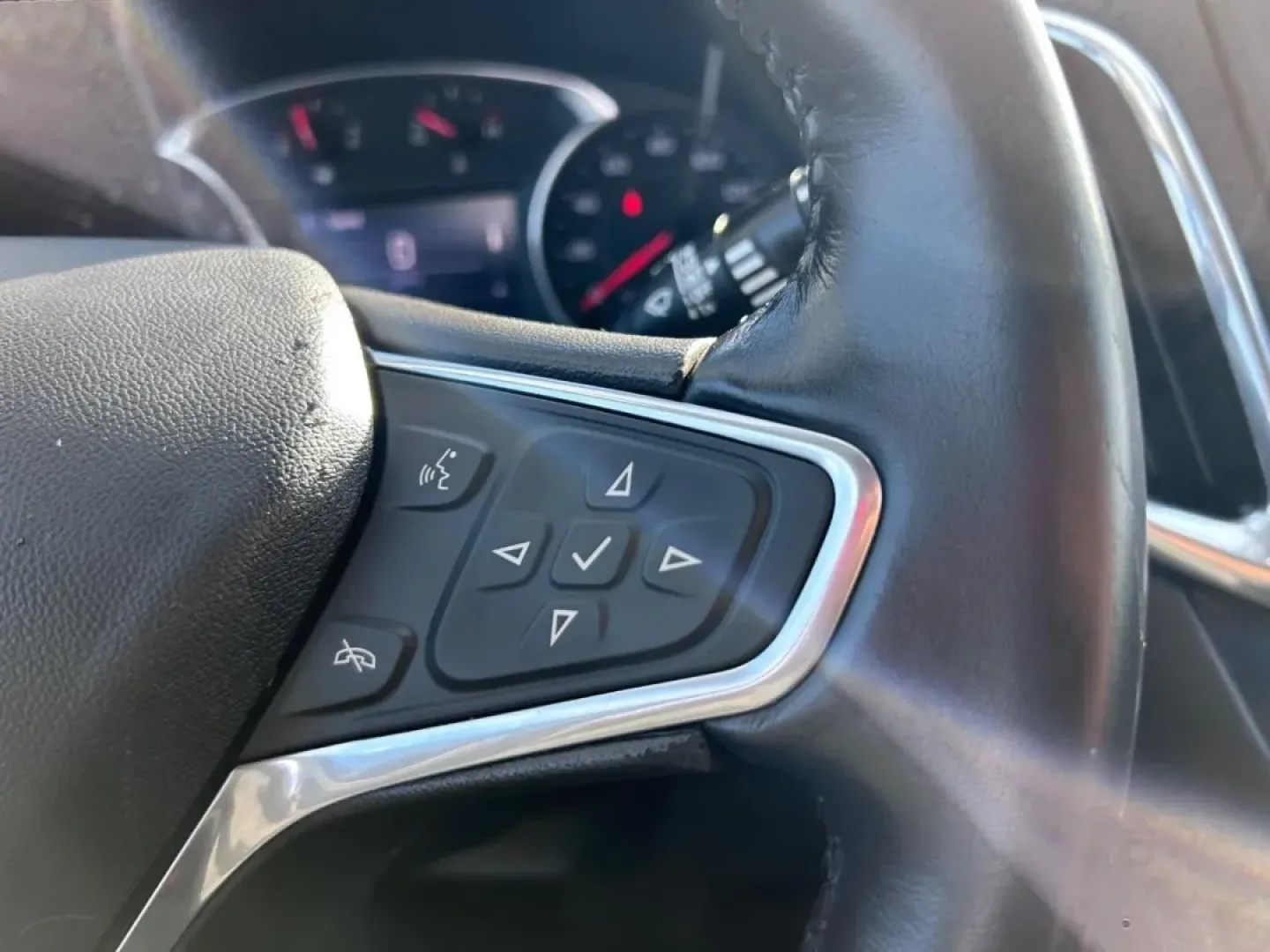 2020 /Jet Black Cloth Chevrolet Equinox LT (2GNAXUEV8L6) with an 1.5L Turbo DOHC 4-cylinder / SIDI / VVT engine, Automatic transmission, located at 141 Commercial Dr, Fredericktown, MO, 63645, (573) 783-6432, 37.570087, -90.320648 - ### Discover Your Next Adventure with the 2020 Chevrolet Equinox LT at Pettus Ford Fredericktown<br /> <br /> Are you ready to elevate your driving experience? Whether you're navigating daily commutes, planning family road trips, or exploring off-the-beaten-path adventures, the 2020 Chevrolet Equino - Photo#13