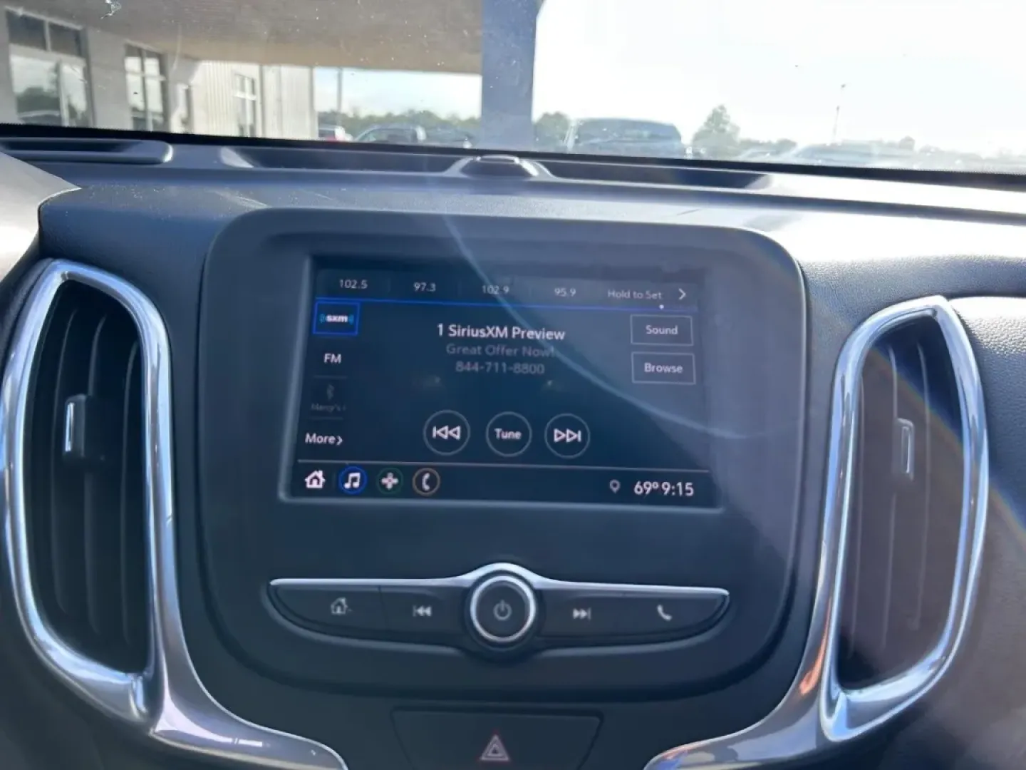 2020 /Jet Black Cloth Chevrolet Equinox LT (2GNAXUEV8L6) with an 1.5L Turbo DOHC 4-cylinder / SIDI / VVT engine, Automatic transmission, located at 141 Commercial Dr, Fredericktown, MO, 63645, (573) 783-6432, 37.570087, -90.320648 - ### Discover Your Next Adventure with the 2020 Chevrolet Equinox LT at Pettus Ford Fredericktown<br /> <br /> Are you ready to elevate your driving experience? Whether you're navigating daily commutes, planning family road trips, or exploring off-the-beaten-path adventures, the 2020 Chevrolet Equino - Photo#14
