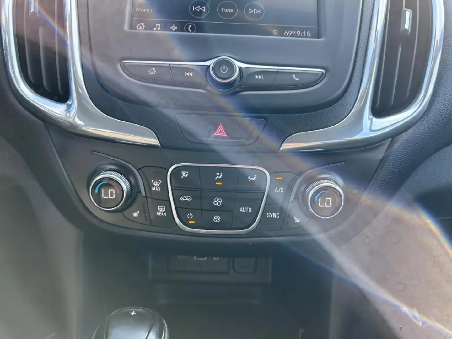 2020 /Jet Black Cloth Chevrolet Equinox LT (2GNAXUEV8L6) with an 1.5L Turbo DOHC 4-cylinder / SIDI / VVT engine, Automatic transmission, located at 141 Commercial Dr, Fredericktown, MO, 63645, (573) 783-6432, 37.570087, -90.320648 - ### Discover Your Next Adventure with the 2020 Chevrolet Equinox LT at Pettus Ford Fredericktown<br /> <br /> Are you ready to elevate your driving experience? Whether you're navigating daily commutes, planning family road trips, or exploring off-the-beaten-path adventures, the 2020 Chevrolet Equino - Photo#15