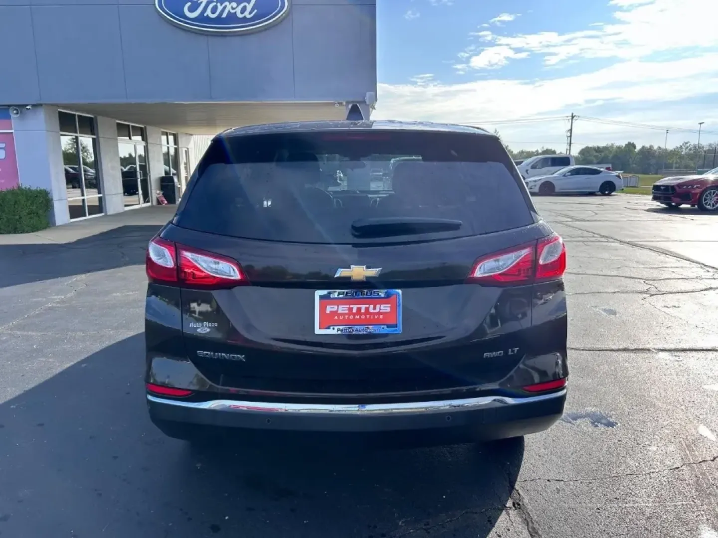 2020 /Jet Black Cloth Chevrolet Equinox LT (2GNAXUEV8L6) with an 1.5L Turbo DOHC 4-cylinder / SIDI / VVT engine, Automatic transmission, located at 141 Commercial Dr, Fredericktown, MO, 63645, (573) 783-6432, 37.570087, -90.320648 - ### Discover Your Next Adventure with the 2020 Chevrolet Equinox LT at Pettus Ford Fredericktown<br /> <br /> Are you ready to elevate your driving experience? Whether you're navigating daily commutes, planning family road trips, or exploring off-the-beaten-path adventures, the 2020 Chevrolet Equino - Photo#2