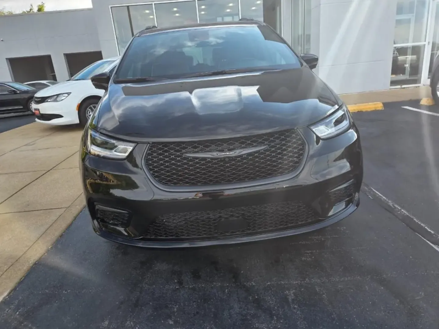 2026 /Black Chrysler Pacifica Limited (2C4RC1GG6TR) with an Other engine, Automatic transmission, located at 12830 Highway 21, De Soto, MO, 63020, (636) 337-7777, 38.153099, -90.573624 - **Experience the Perfect Family Adventure with the 2026 Chrysler Pacifica Limited at Pettus CDJR DeSoto!**<br /> <br /> Are you in search of the ultimate family vehicle that combines comfort, style, and functionality? Look no further than the 2026 Chrysler Pacifica Limited, available now at Pettus C - Photo#1