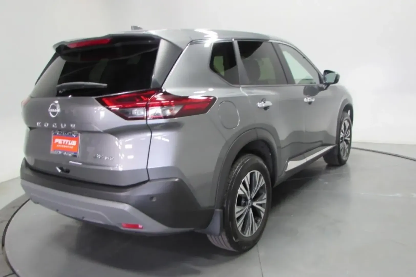 2023 /Charcoal Nissan Rogue SV (JN8BT3BB8PW) with an Other engine, Automatic transmission, located at 12836 Highway 21, De Soto, MO, 63020, (636) 337-7777, 38.151867, -90.575615 - **Adventure Awaits with the 2023 Nissan Rogue SV at Pettus Ford De Soto!**<br /> <br /> Are you ready to elevate your daily commute or embark on weekend adventures with friends and family? Look no further than this stunning 2023 Nissan Rogue SV, available now at Pettus Ford De Soto. This versatile S - Photo#6