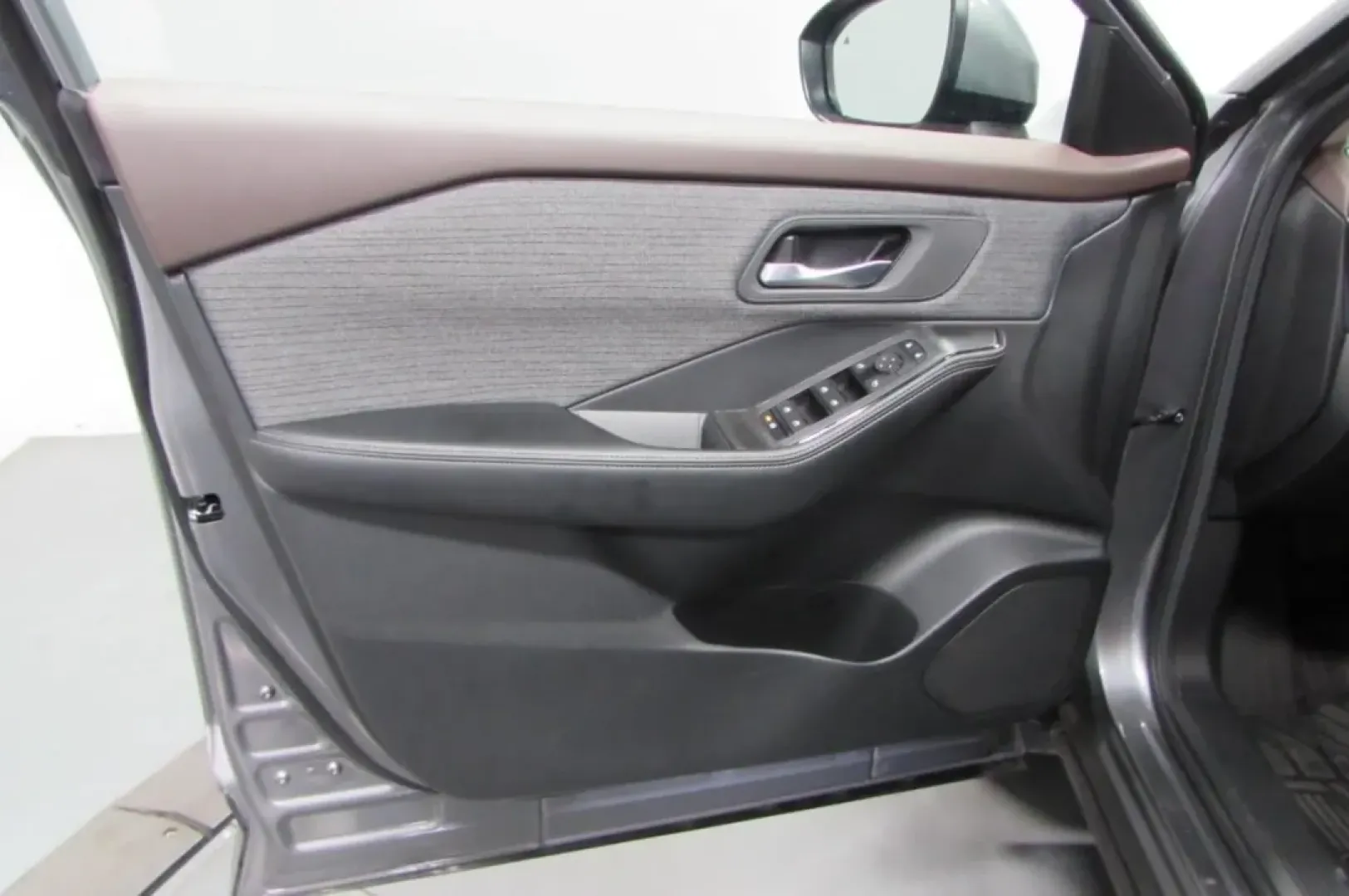 2023 /Charcoal Nissan Rogue SV (JN8BT3BB8PW) with an Other engine, Automatic transmission, located at 12836 Highway 21, De Soto, MO, 63020, (636) 337-7777, 38.151867, -90.575615 - **Adventure Awaits with the 2023 Nissan Rogue SV at Pettus Ford De Soto!**<br /> <br /> Are you ready to elevate your daily commute or embark on weekend adventures with friends and family? Look no further than this stunning 2023 Nissan Rogue SV, available now at Pettus Ford De Soto. This versatile S - Photo#10