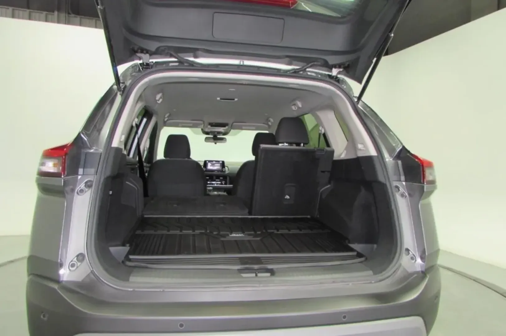 2023 /Charcoal Nissan Rogue SV (JN8BT3BB8PW) with an Other engine, Automatic transmission, located at 12836 Highway 21, De Soto, MO, 63020, (636) 337-7777, 38.151867, -90.575615 - **Adventure Awaits with the 2023 Nissan Rogue SV at Pettus Ford De Soto!**<br /> <br /> Are you ready to elevate your daily commute or embark on weekend adventures with friends and family? Look no further than this stunning 2023 Nissan Rogue SV, available now at Pettus Ford De Soto. This versatile S - Photo#26