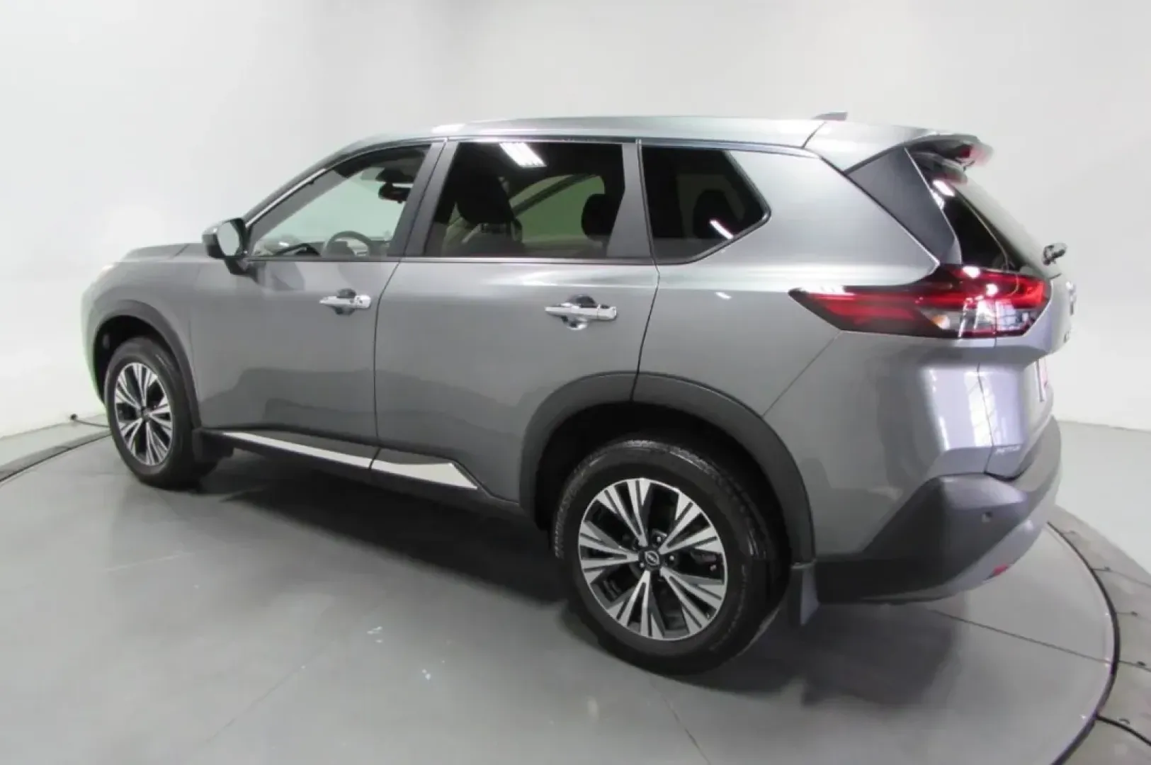 2023 /Charcoal Nissan Rogue SV (JN8BT3BB8PW) with an Other engine, Automatic transmission, located at 12836 Highway 21, De Soto, MO, 63020, (636) 337-7777, 38.151867, -90.575615 - **Adventure Awaits with the 2023 Nissan Rogue SV at Pettus Ford De Soto!**<br /> <br /> Are you ready to elevate your daily commute or embark on weekend adventures with friends and family? Look no further than this stunning 2023 Nissan Rogue SV, available now at Pettus Ford De Soto. This versatile S - Photo#4