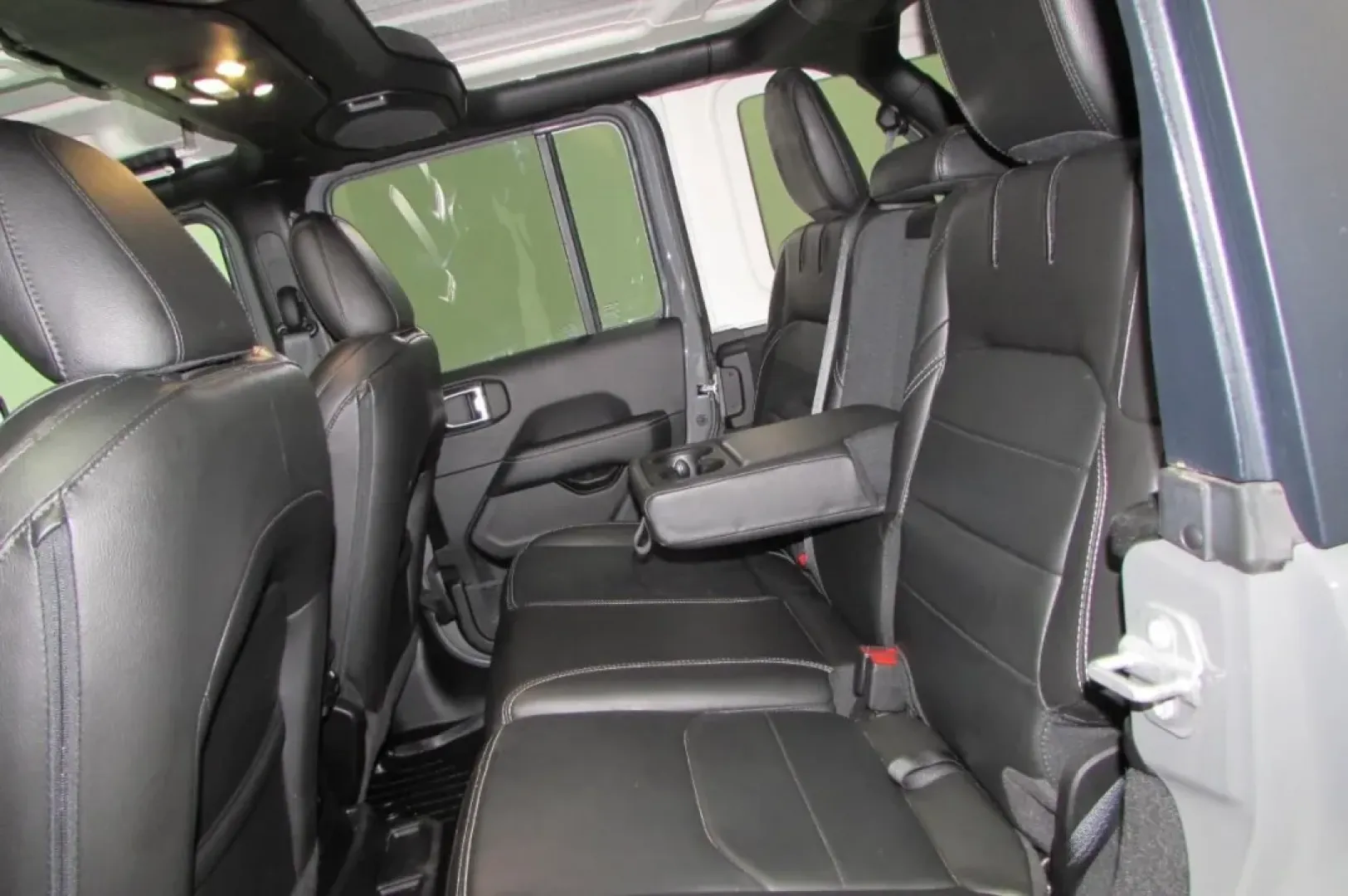2022 /Black Jeep Wrangler Unlimited Sahara 4xe (1C4JJXP6XNW) with an Other engine, Automatic transmission, located at 12830 Highway 21, De Soto, MO, 63020, (636) 337-7777, 38.153099, -90.573624 - **Unleash Your Adventurous Spirit with the 2022 Jeep Wrangler!**<br /> <br /> Are you ready to elevate your weekend adventures and daily commutes? At Pettus CDJR DeSoto, we have the perfect vehicle for those who love versatility and capability-the stunning 2022 Jeep Wrangler. This SUV isn't just a m - Photo#25