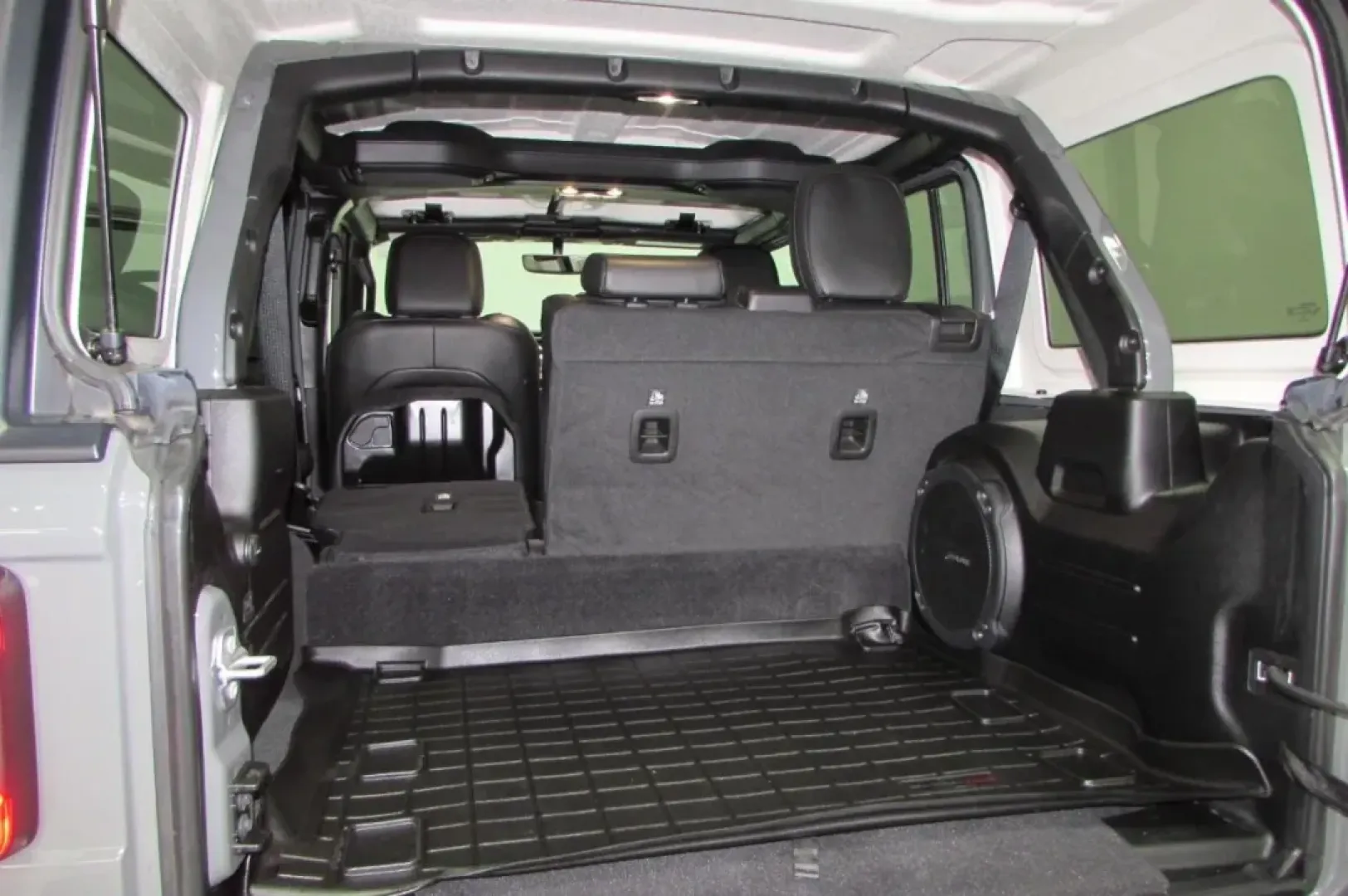 2022 /Black Jeep Wrangler Unlimited Sahara 4xe (1C4JJXP6XNW) with an Other engine, Automatic transmission, located at 12830 Highway 21, De Soto, MO, 63020, (636) 337-7777, 38.153099, -90.573624 - **Unleash Your Adventurous Spirit with the 2022 Jeep Wrangler!**<br /> <br /> Are you ready to elevate your weekend adventures and daily commutes? At Pettus CDJR DeSoto, we have the perfect vehicle for those who love versatility and capability-the stunning 2022 Jeep Wrangler. This SUV isn't just a m - Photo#31