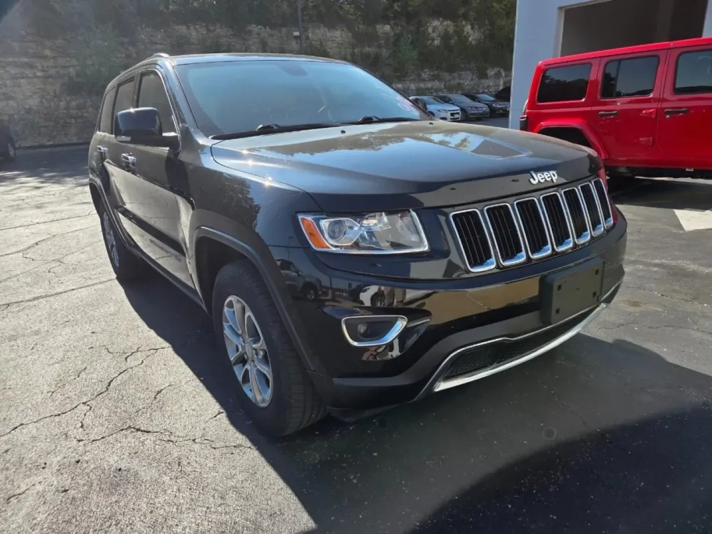 2014 /Black/Lt Frost Beige Jeep Grand Cherokee Limited (1C4RJFBG4EC) with an Other engine, located at 12830 Highway 21, De Soto, MO, 63020, (636) 337-7777, 38.153099, -90.573624 - ### Adventure Awaits with the 2014 Jeep Grand Cherokee at Pettus CDJR DeSoto!<br /> <br /> Are you ready to elevate your weekend getaways or daily commutes? The 2014 Jeep Grand Cherokee is not just a vehicle; it's a lifestyle choice for those who crave adventure, comfort, and reliability. With its r - Photo#0