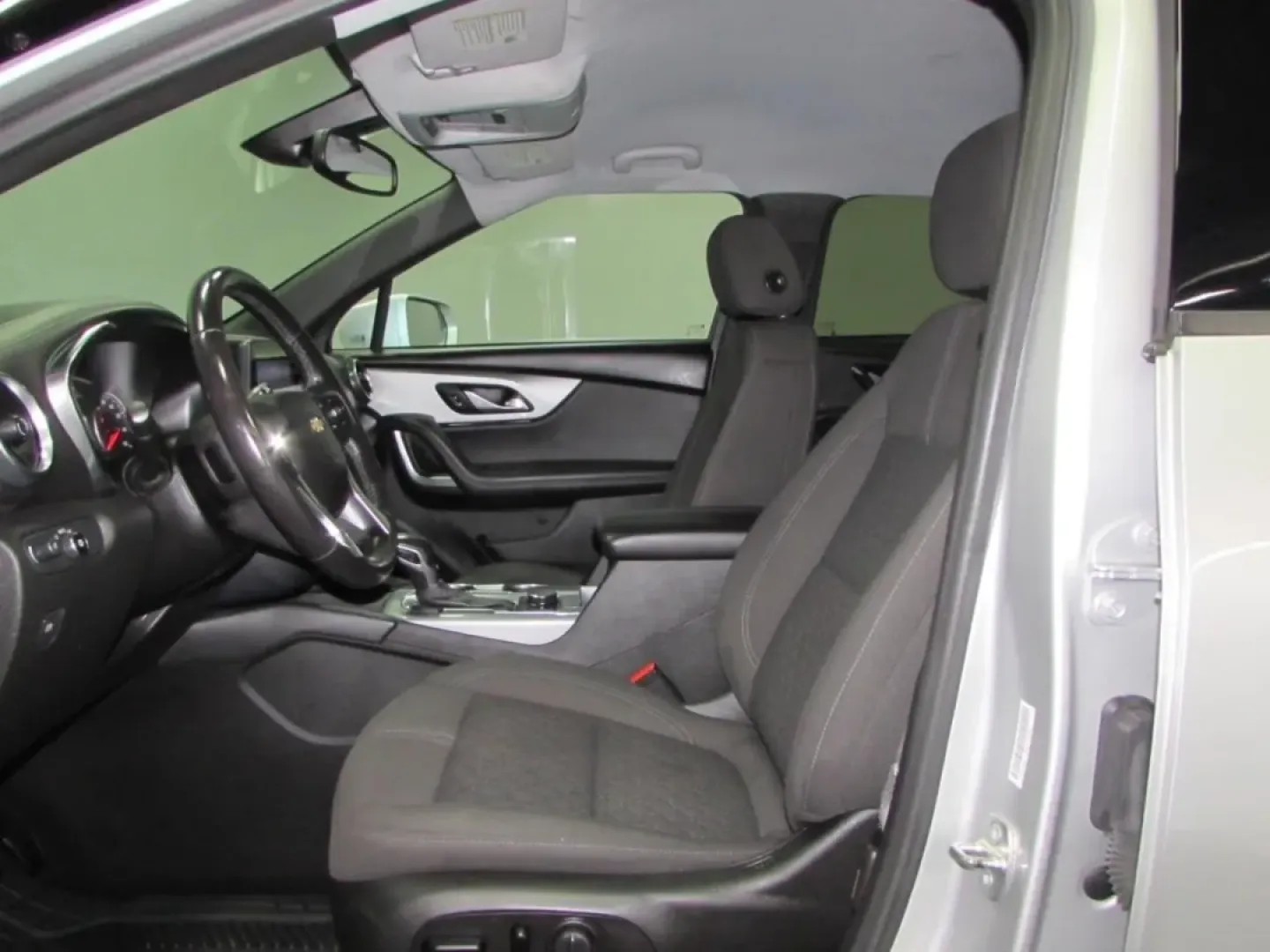 2020 /Jet Black Chevrolet Blazer LT (3GNKBCR4XLS) with an Other engine, located at 12830 Highway 21, De Soto, MO, 63020, (636) 337-7777, 38.153099, -90.573624 - **Unleash Your Adventurous Spirit with the 2020 Chevrolet Blazer LT at Pettus CDJR DeSoto!**<br /> <br /> Are you a family looking for the perfect blend of style, comfort, and versatility? Or perhaps you are a commuter who craves a vehicle that can handle both daily drives and weekend getaways? Look - Photo#11