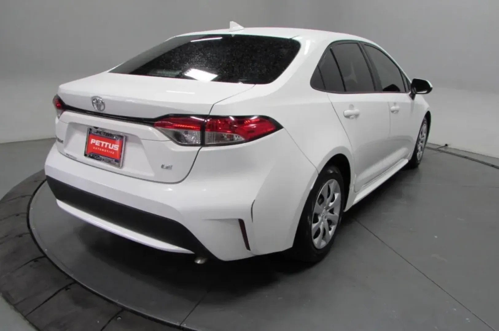 2020 /Light Gray Toyota Corolla LE (5YFEPRAEXLP) with an Other engine, Automatic transmission, located at 12830 Highway 21, De Soto, MO, 63020, (636) 337-7777, 38.153099, -90.573624 - Discover the perfect blend of reliability and style with this stunning 2020 Toyota Corolla LE, available now at Pettus CDJR DeSoto, your trusted OEM dealership located at 12830 Highway 21, De Soto, MO 63020. This pre-owned sedan isn't just a vehicle; it's a lifestyle choice that seamlessly caters to - Photo#7
