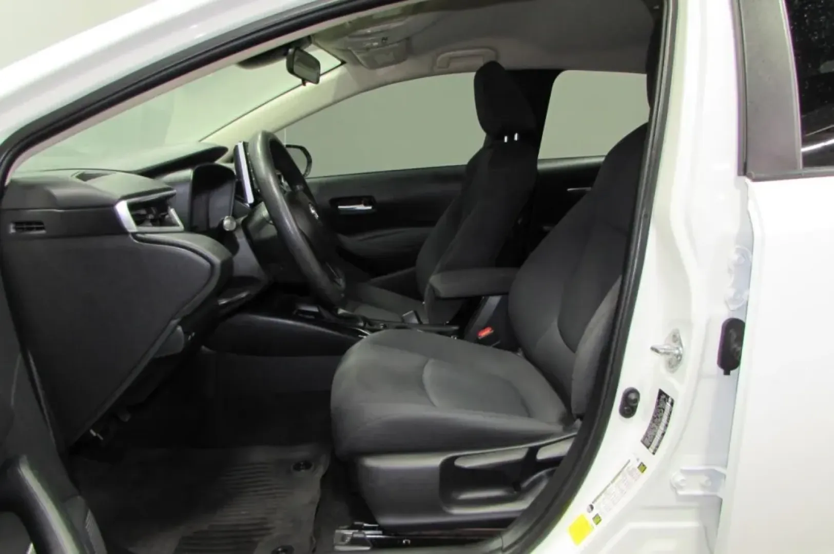 2020 /Light Gray Toyota Corolla LE (5YFEPRAEXLP) with an Other engine, Automatic transmission, located at 12830 Highway 21, De Soto, MO, 63020, (636) 337-7777, 38.153099, -90.573624 - Discover the perfect blend of reliability and style with this stunning 2020 Toyota Corolla LE, available now at Pettus CDJR DeSoto, your trusted OEM dealership located at 12830 Highway 21, De Soto, MO 63020. This pre-owned sedan isn't just a vehicle; it's a lifestyle choice that seamlessly caters to - Photo#11
