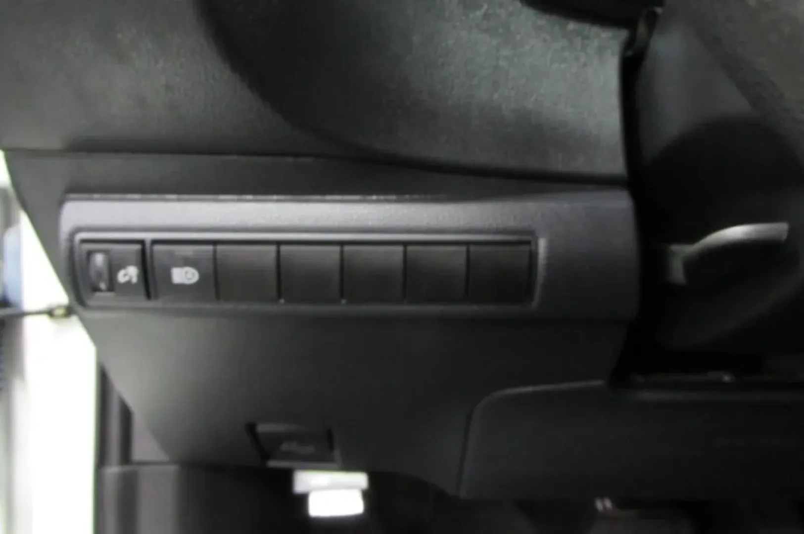 2020 /Light Gray Toyota Corolla LE (5YFEPRAEXLP) with an Other engine, Automatic transmission, located at 12830 Highway 21, De Soto, MO, 63020, (636) 337-7777, 38.153099, -90.573624 - Discover the perfect blend of reliability and style with this stunning 2020 Toyota Corolla LE, available now at Pettus CDJR DeSoto, your trusted OEM dealership located at 12830 Highway 21, De Soto, MO 63020. This pre-owned sedan isn't just a vehicle; it's a lifestyle choice that seamlessly caters to - Photo#12