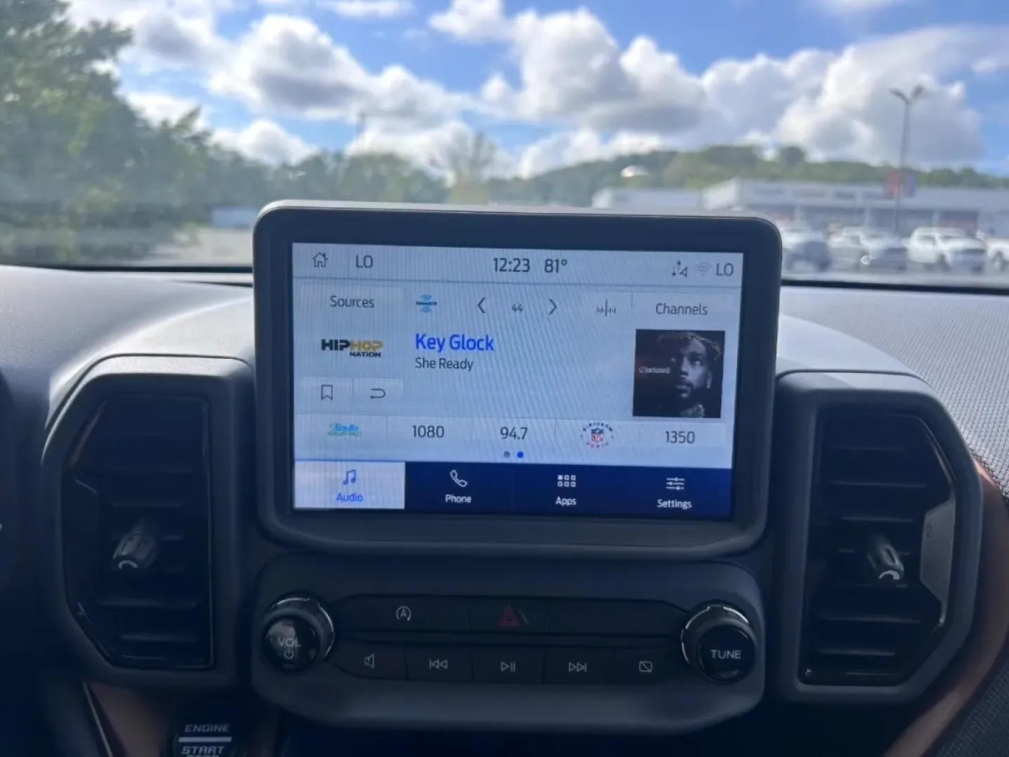 2024 /Ebony/Roast Leather Trimmed Ford Bronco Sport Outer Banks (3FMCR9C63RR) with an 1.5L EcoBoost engine, Automatic transmission, located at 970 Woodlawn Dr., Farmington, MO, 63640, (573) 431-7800, 37.825642, -90.468674 - **Adventure Awaits with the 2024 Ford Bronco Sport Outer Banks at Pettus CDJR Farmington!**<br /> <br /> Are you ready to elevate your weekend getaways and daily adventures? Look no further than this stunning 2024 Ford Bronco Sport Outer Banks, expertly crafted for those who crave both comfort and c - Photo#13