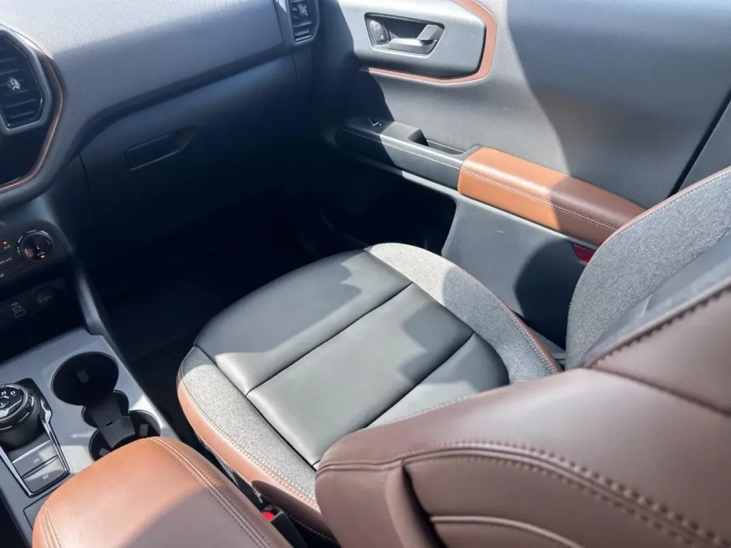 2024 /Ebony/Roast Leather Trimmed Ford Bronco Sport Outer Banks (3FMCR9C63RR) with an 1.5L EcoBoost engine, Automatic transmission, located at 970 Woodlawn Dr., Farmington, MO, 63640, (573) 431-7800, 37.825642, -90.468674 - **Adventure Awaits with the 2024 Ford Bronco Sport Outer Banks at Pettus CDJR Farmington!**<br /> <br /> Are you ready to elevate your weekend getaways and daily adventures? Look no further than this stunning 2024 Ford Bronco Sport Outer Banks, expertly crafted for those who crave both comfort and c - Photo#16