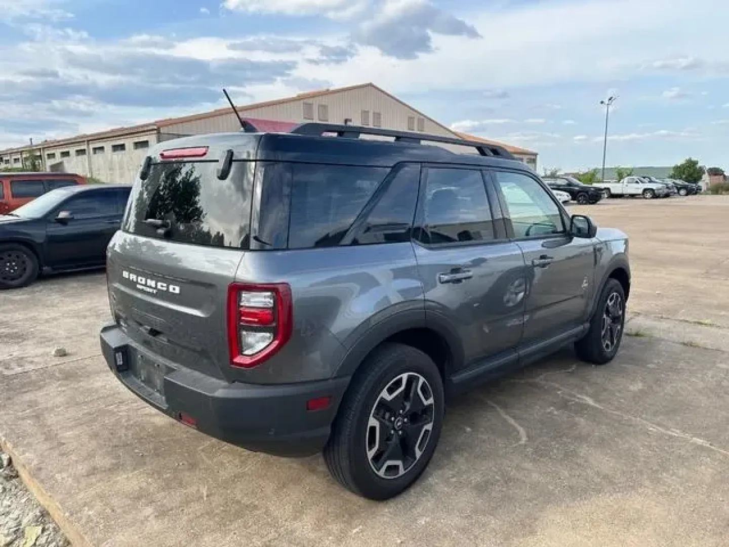 2024 Ford Bronco Sport Outer Banks (3FMCR9C63RR) with an 1.5L EcoBoost engine, Automatic transmission, located at 970 Woodlawn Dr., Farmington, MO, 63640, (573) 431-7800, 37.825642, -90.468674 - **Adventure Awaits with the 2024 Ford Bronco Sport Outer Banks at Pettus CDJR Farmington!**<br /> <br /> Are you ready to elevate your weekend getaways and daily adventures? Look no further than this stunning 2024 Ford Bronco Sport Outer Banks, expertly crafted for those who crave both comfort and c - Photo#1