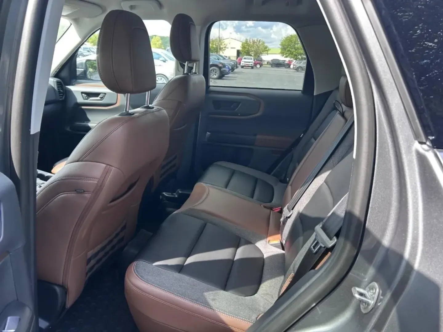 2024 /Ebony/Roast Leather Trimmed Ford Bronco Sport Outer Banks (3FMCR9C63RR) with an 1.5L EcoBoost engine, Automatic transmission, located at 970 Woodlawn Dr., Farmington, MO, 63640, (573) 431-7800, 37.825642, -90.468674 - **Adventure Awaits with the 2024 Ford Bronco Sport Outer Banks at Pettus CDJR Farmington!**<br /> <br /> Are you ready to elevate your weekend getaways and daily adventures? Look no further than this stunning 2024 Ford Bronco Sport Outer Banks, expertly crafted for those who crave both comfort and c - Photo#8