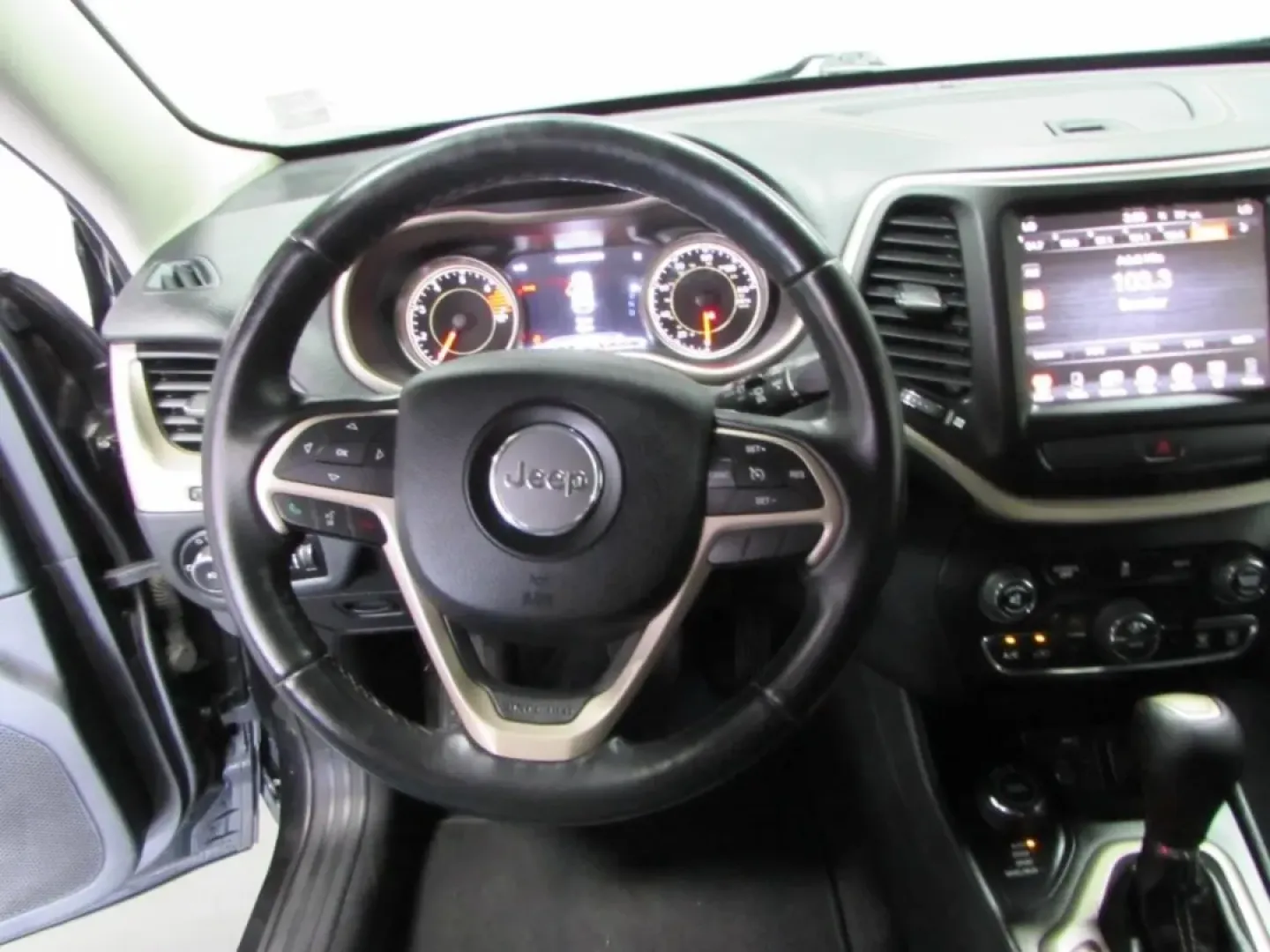 2016 /Black Jeep Cherokee Limited (1C4PJMDB6GW) with an Other engine, located at 12830 Highway 21, De Soto, MO, 63020, (636) 337-7777, 38.153099, -90.573624 - Are you ready to elevate your adventures with a vehicle that effortlessly combines style, comfort, and capability? Look no further than this stunning 2016 Jeep Cherokee, available now at Pettus CDJR DeSoto, your trusted source for quality used vehicles in De Soto, MO. Whether you're navigating city - Photo#13