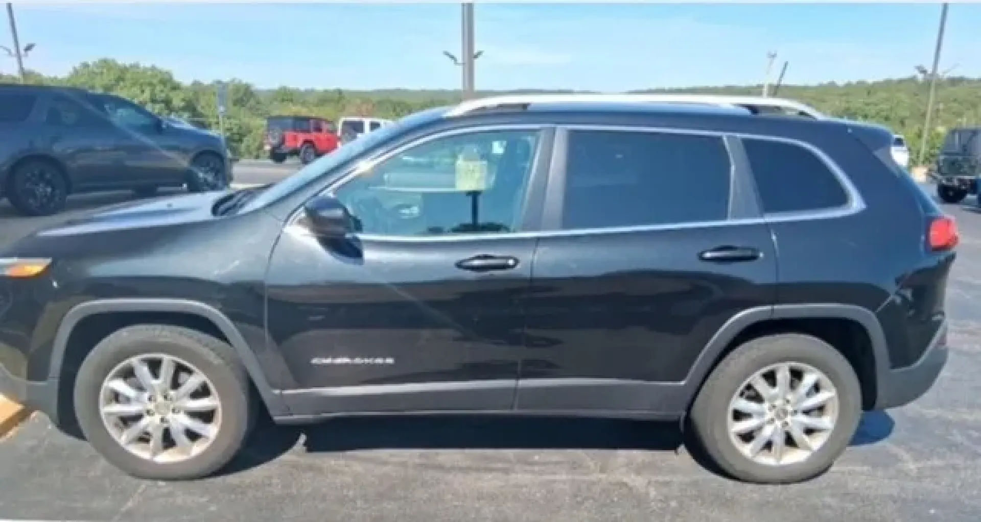 2016 /Black Jeep Cherokee Limited (1C4PJMDB6GW) with an Other engine, located at 12830 Highway 21, De Soto, MO, 63020, (636) 337-7777, 38.153099, -90.573624 - Are you ready to elevate your adventures with a vehicle that effortlessly combines style, comfort, and capability? Look no further than this stunning 2016 Jeep Cherokee, available now at Pettus CDJR DeSoto, your trusted source for quality used vehicles in De Soto, MO. Whether you're navigating city - Photo#29